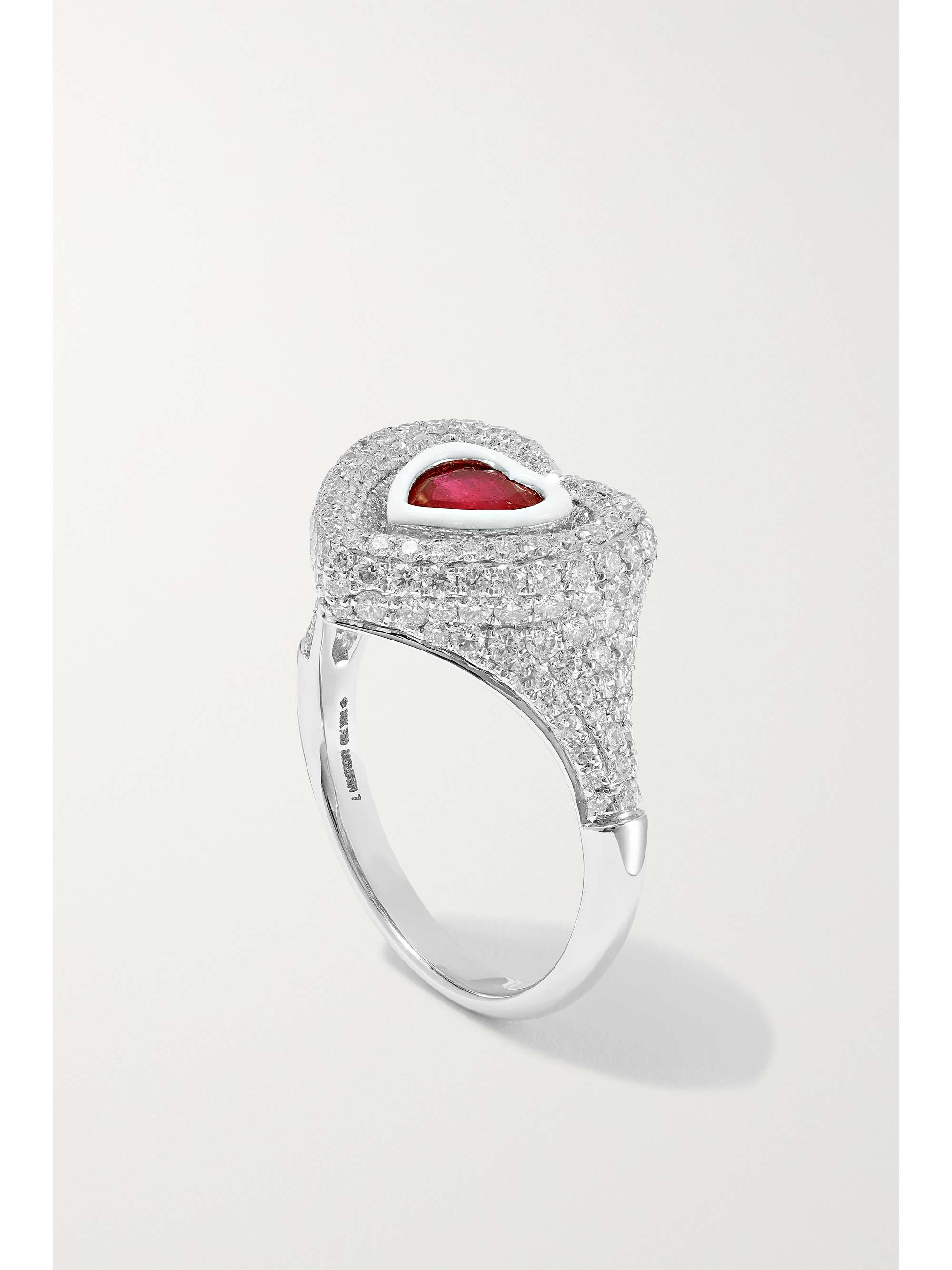 KAMYEN Bague en or blanc 18 carats (750/1000), diamants, rubis et émail