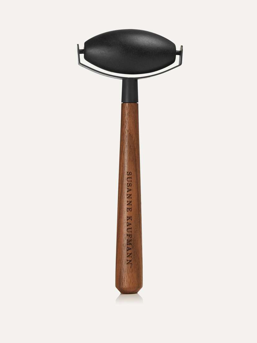 SUSANNE KAUFMANN Obsidian Face Roller