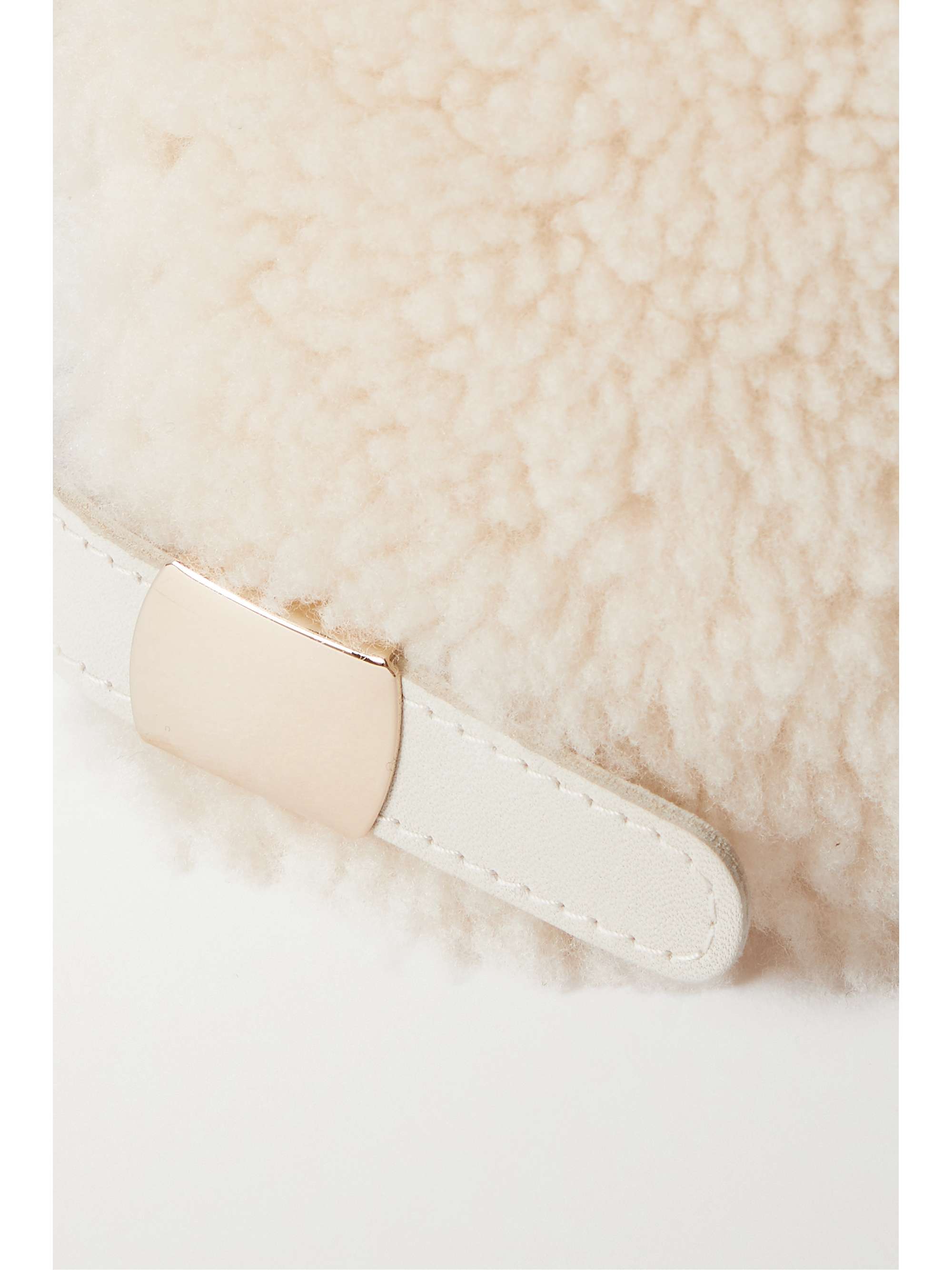 CHLOÉ Baseballkappe aus Shearling mit Lederbesatz