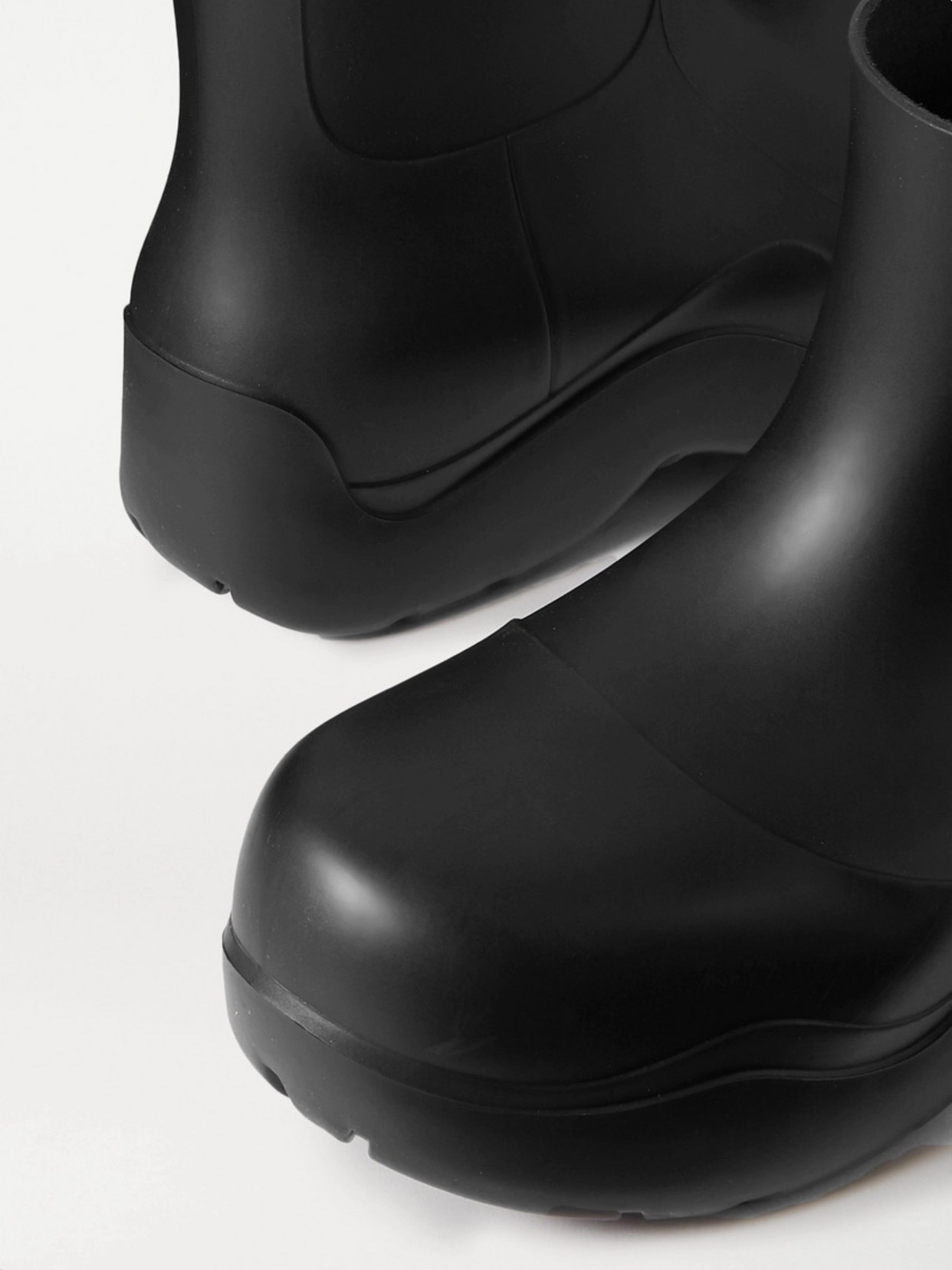 BOTTEGA VENETA RUBBER RAIN BOOTS