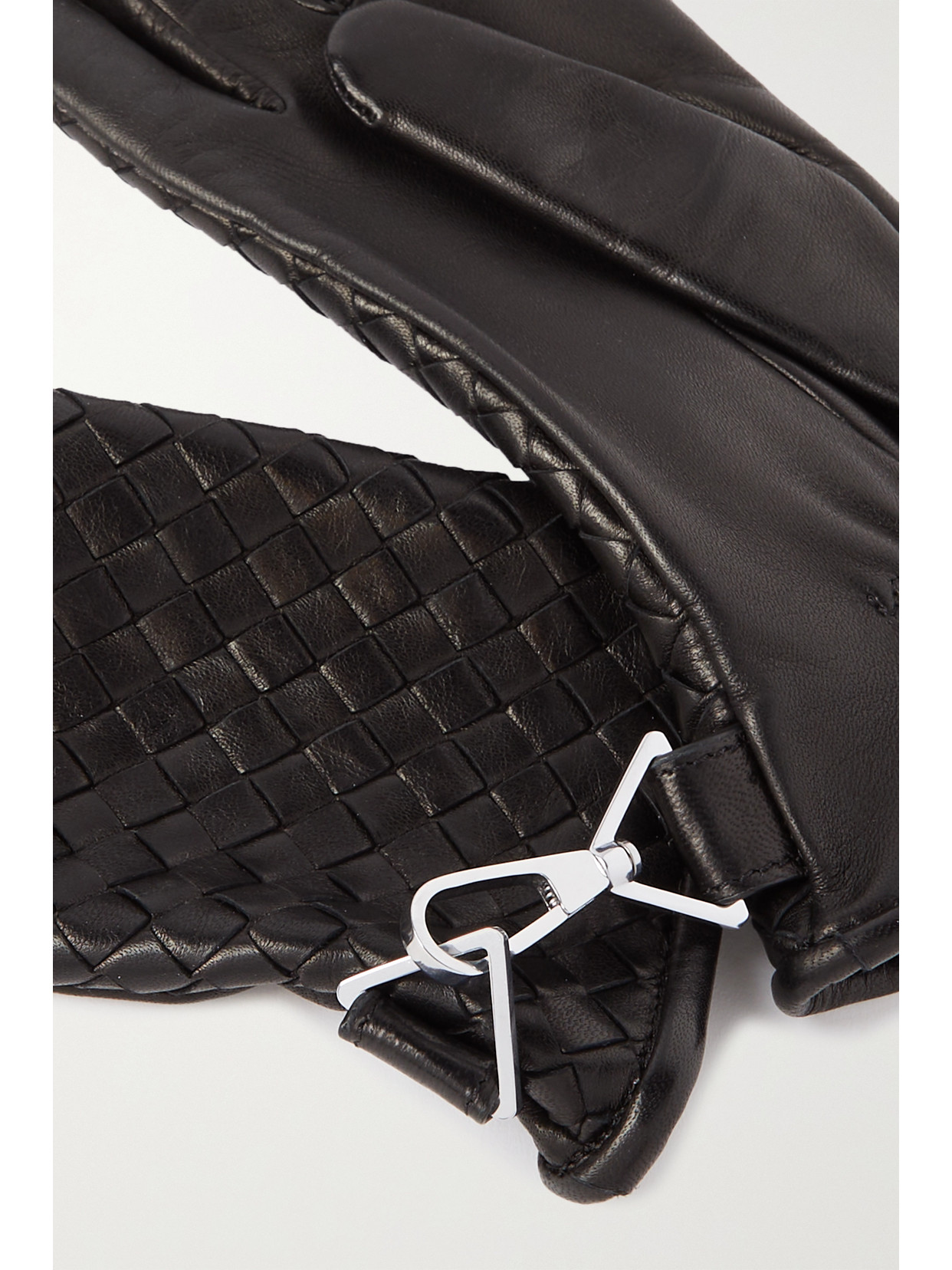 Bottega Veneta Intrecciato Leather Gloves In Black