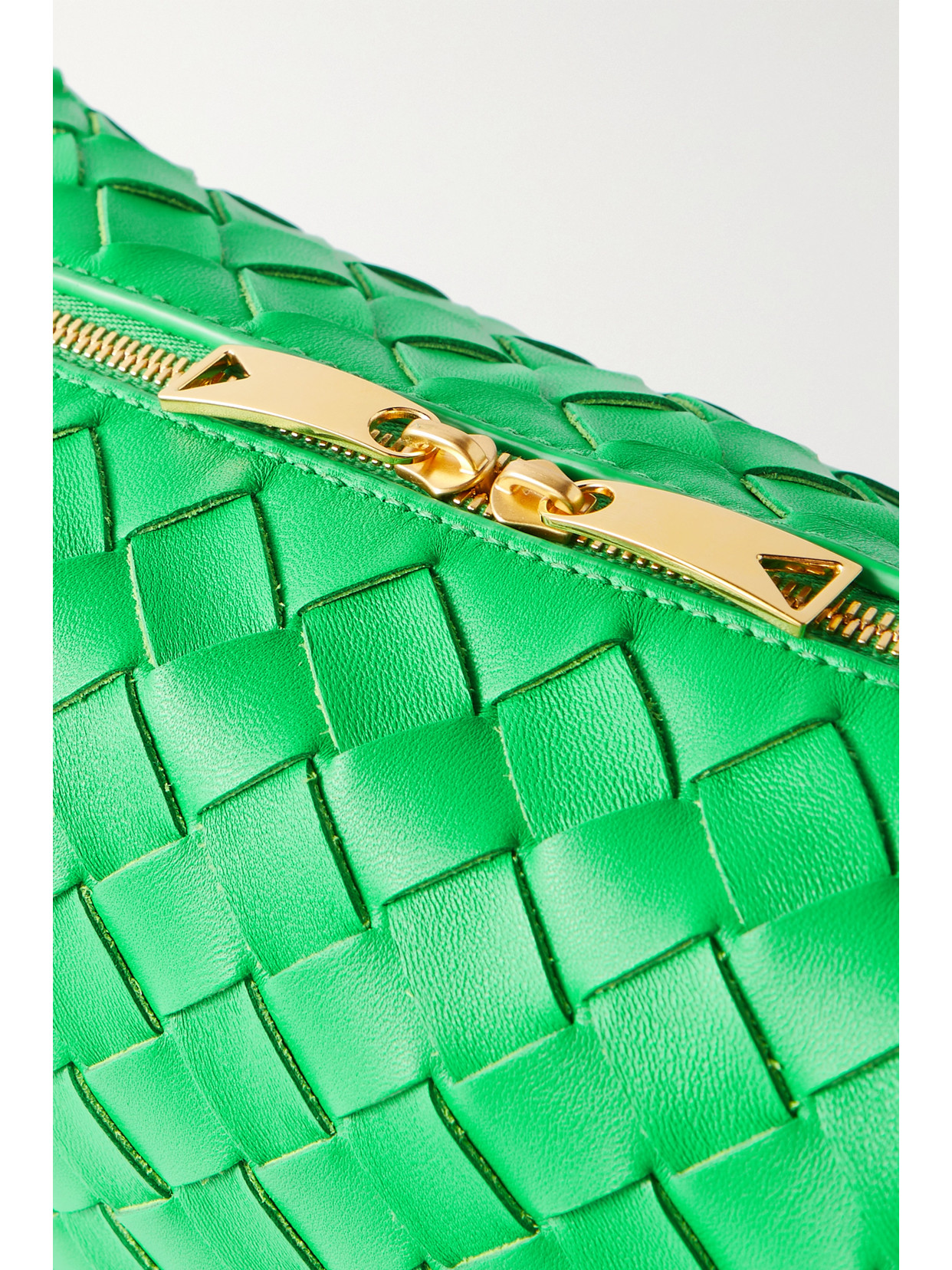 Bottega Veneta Loop Small Intrecciato Leather Shoulder Bag In Green