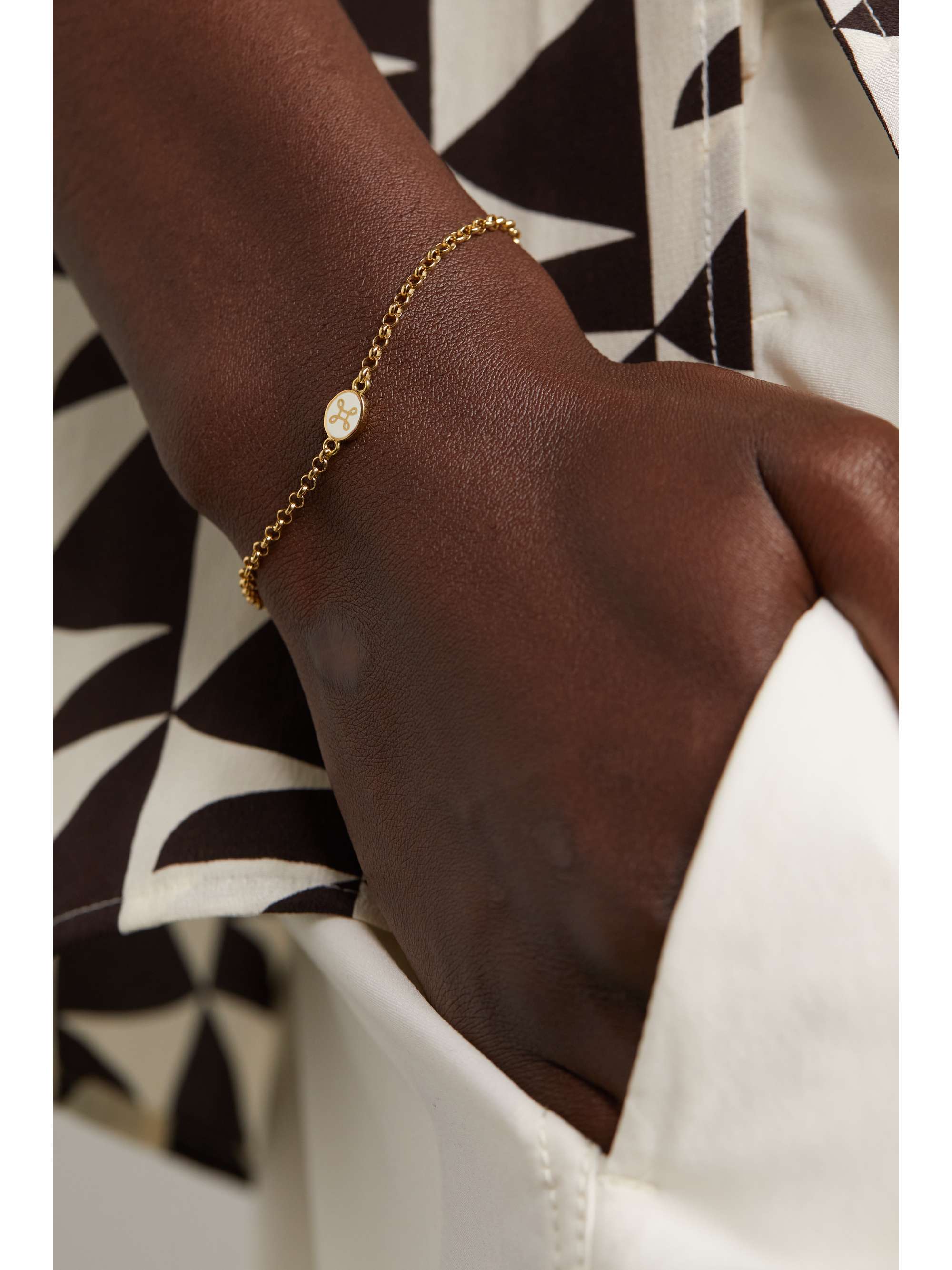 FOUNDRAE Love Knot 18karat gold enamel bracelet NETAPORTER