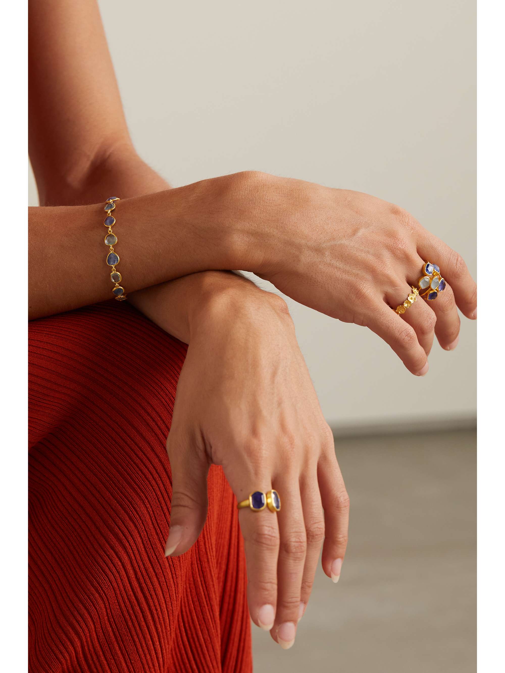 18 karat gold multi stone ring