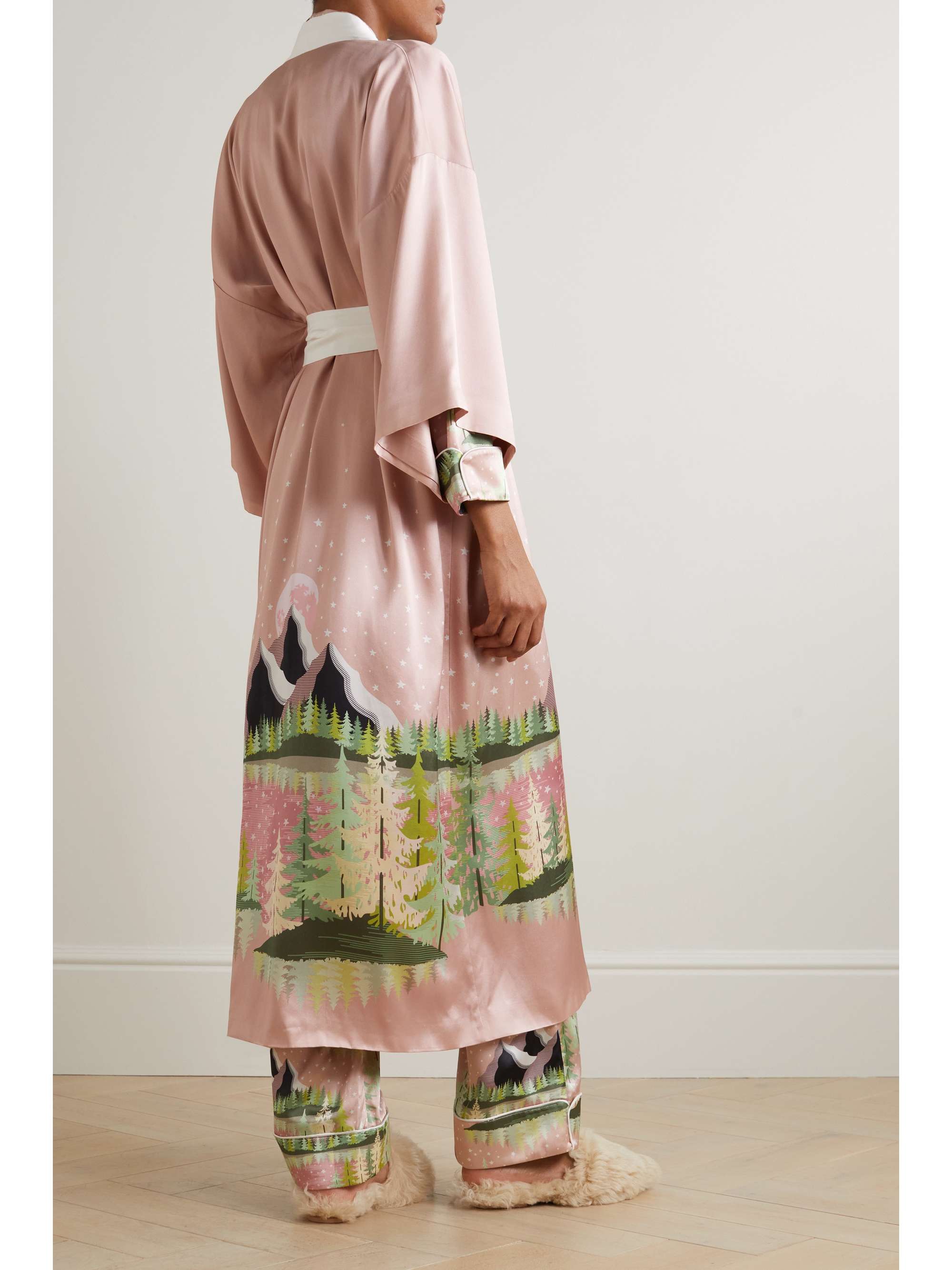 OLIVIA VON HALLE Queenie printed silk-satin robe