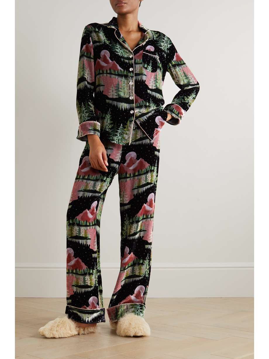 Olivia von Halle's velvet 'Lila' pajamas fasten with Swarovski crystal-embellished buttons that capture the twinkle of the night sky. They're printed with a dreamy landscape complete with a moonlit lake and have edges traced with soft silk-satin. Style yours with heels and a sparkly bag or wear it with cashmere socks for some seriously luxe lounging.