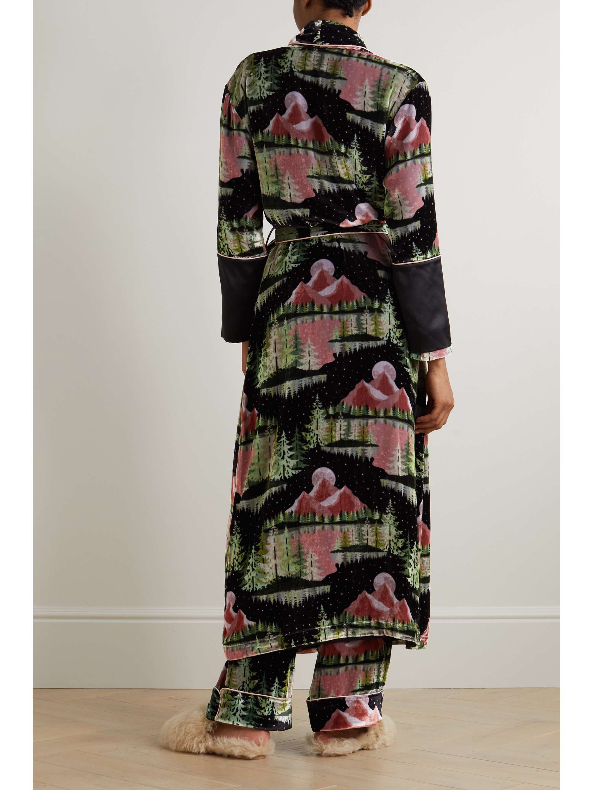 OLIVIA VON HALLE Capability silk satin-trimmed printed velvet robe