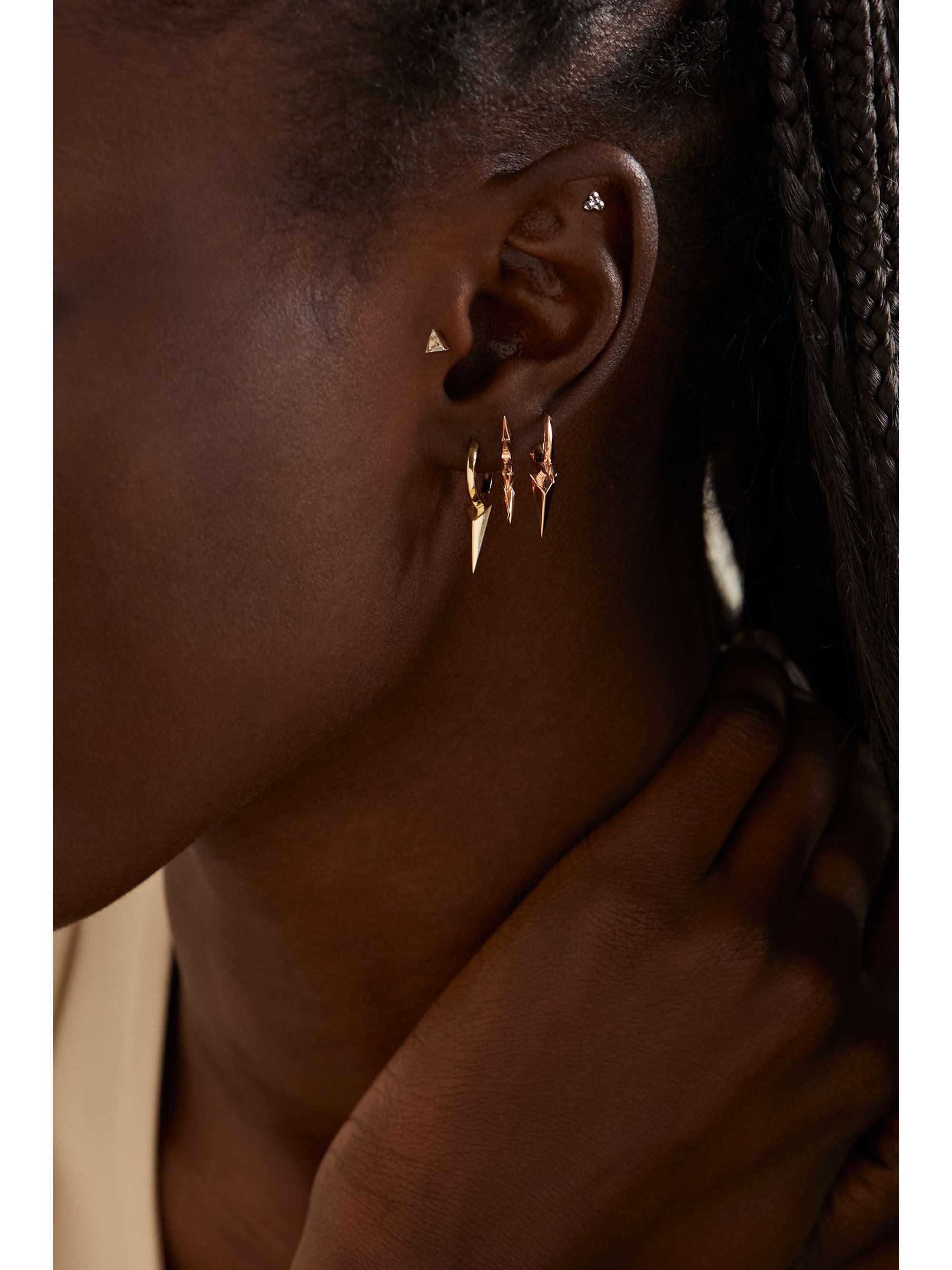 MARIA TASH Faceted Long Spike 8mm 14-karat gold single hoop earring