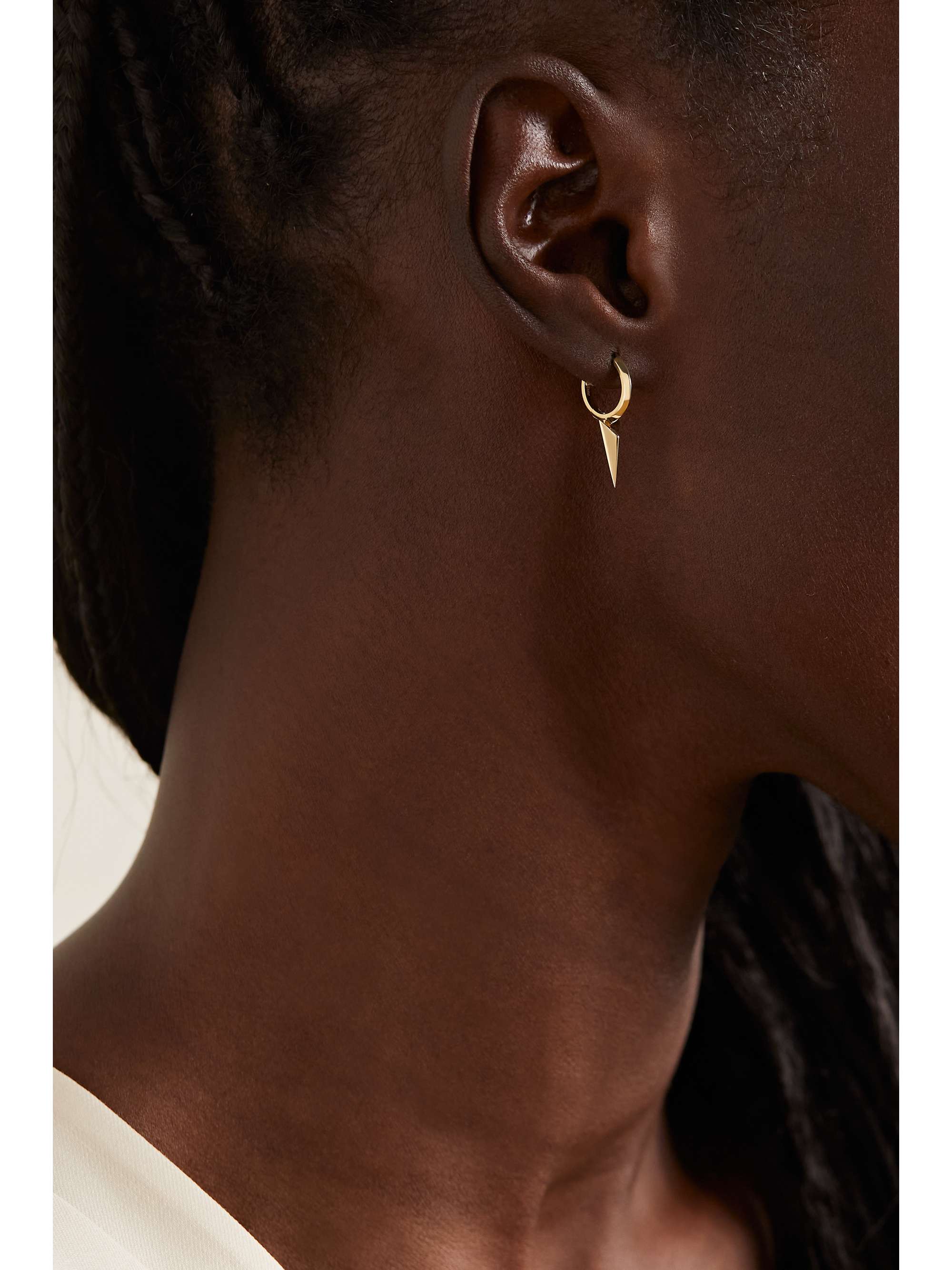 MARIA TASH Faceted Long Spike 8mm 14-karat gold single hoop earring