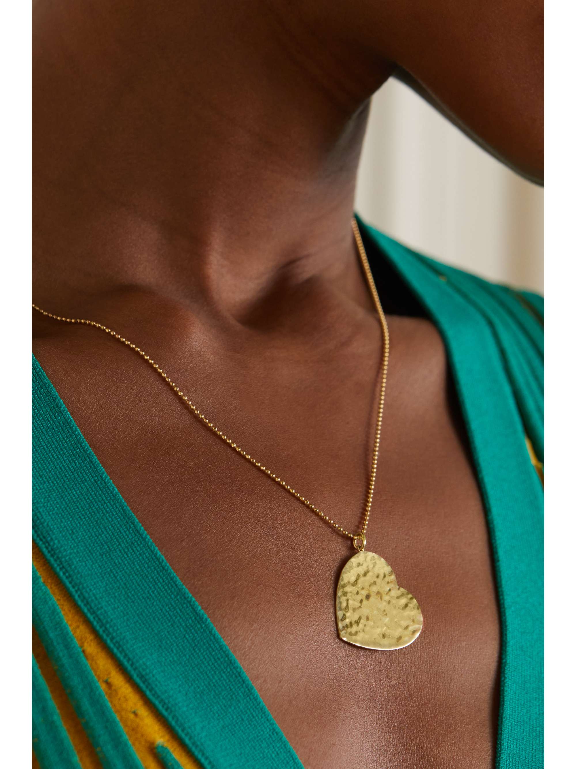 JENNIFER MEYER Large Hammered Heart 18-karat gold necklace