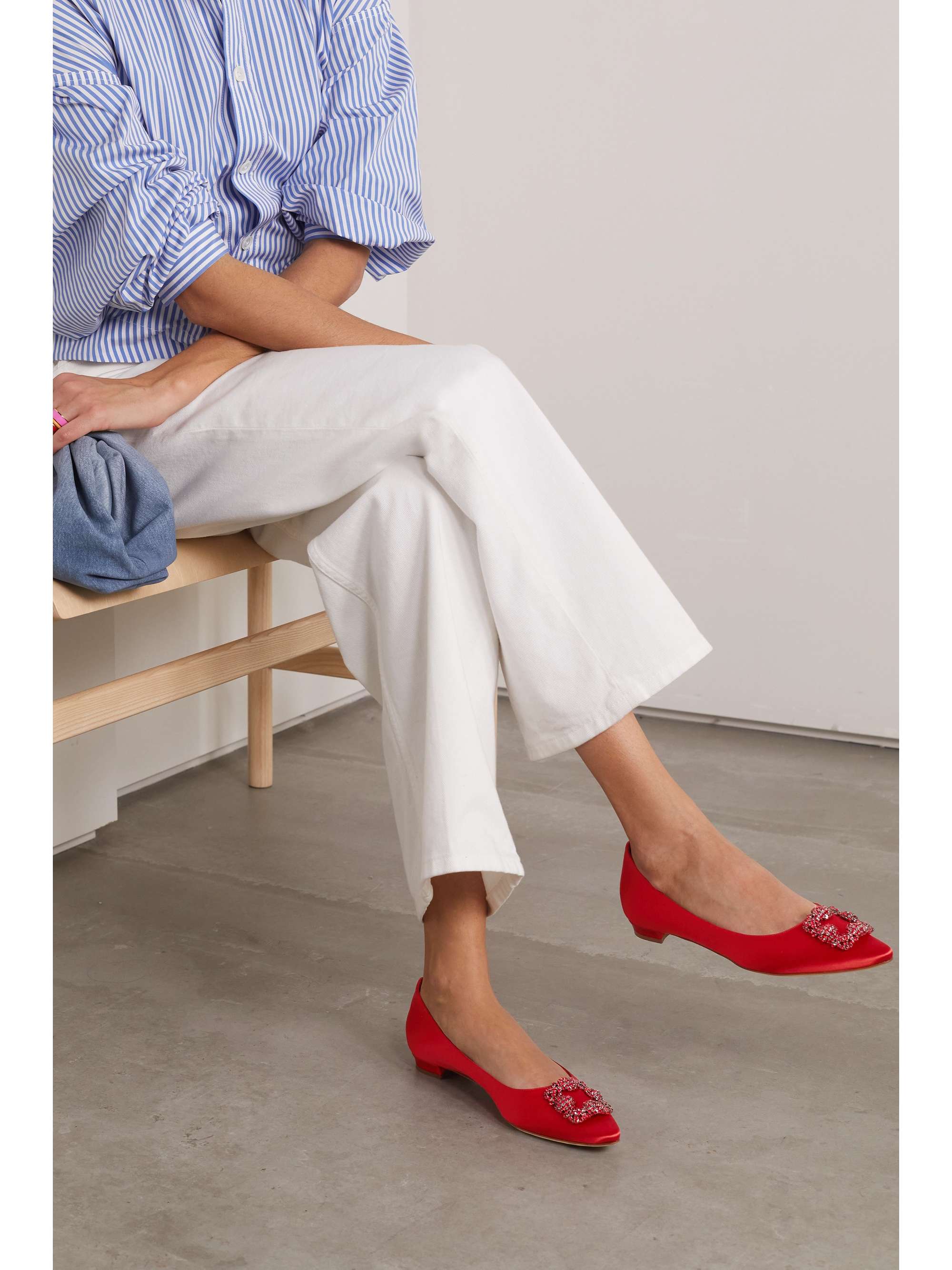 MANOLO BLAHNIK Hangisiflat Ballerinas aus Satin mit Verzierung