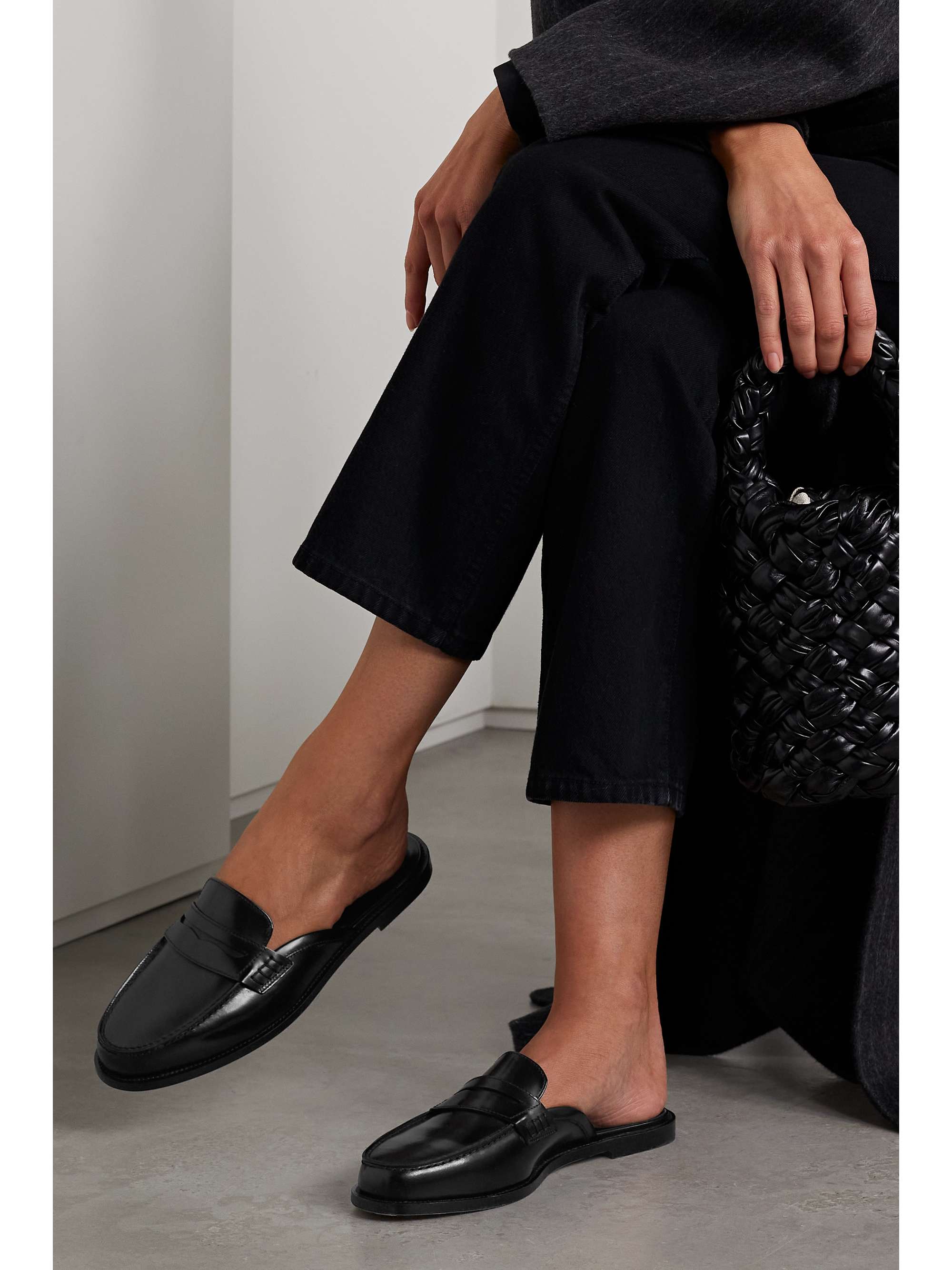 MANOLO BLAHNIK Perritamu leather slippers