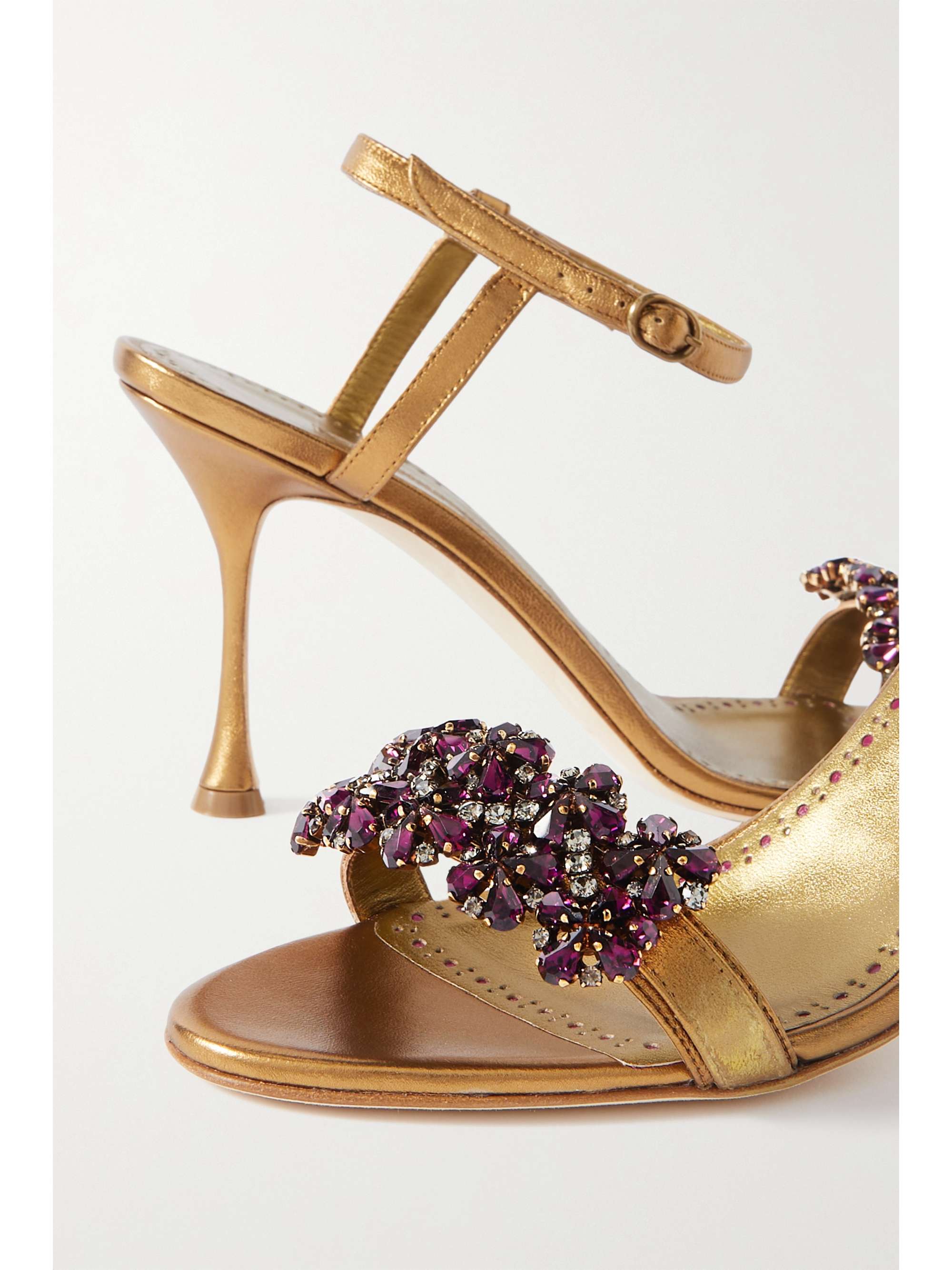 MANOLO BLAHNIK Sandales en cuir métallisé à ornements Finah 90