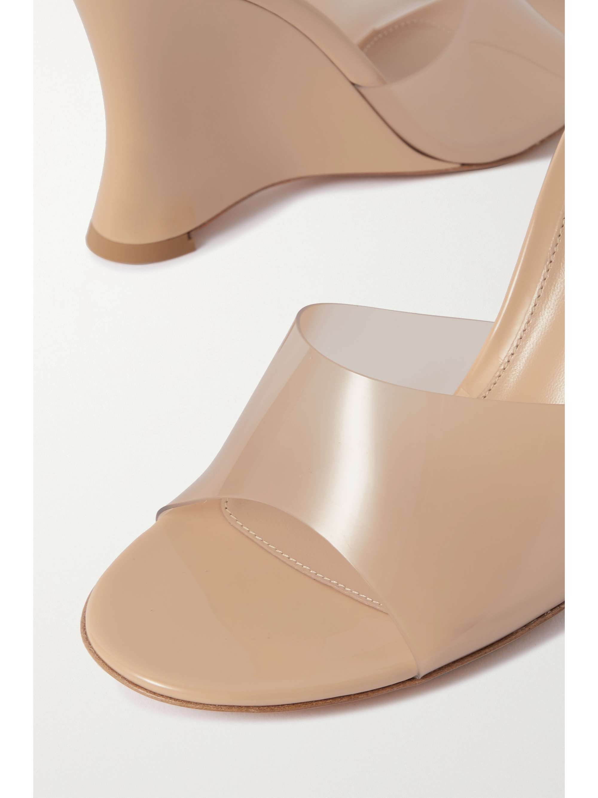 GIANVITO ROSSI Sandales compensées en cuir verni et en PVC Futura 95