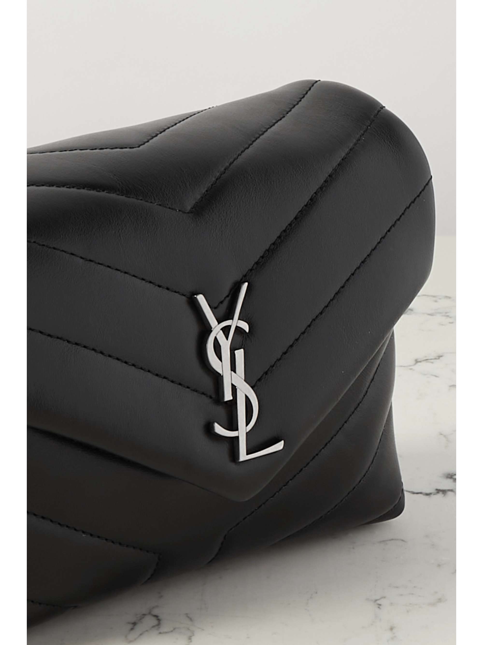 SAINT LAURENT Loulou Toy Schultertasche aus gestepptem Leder