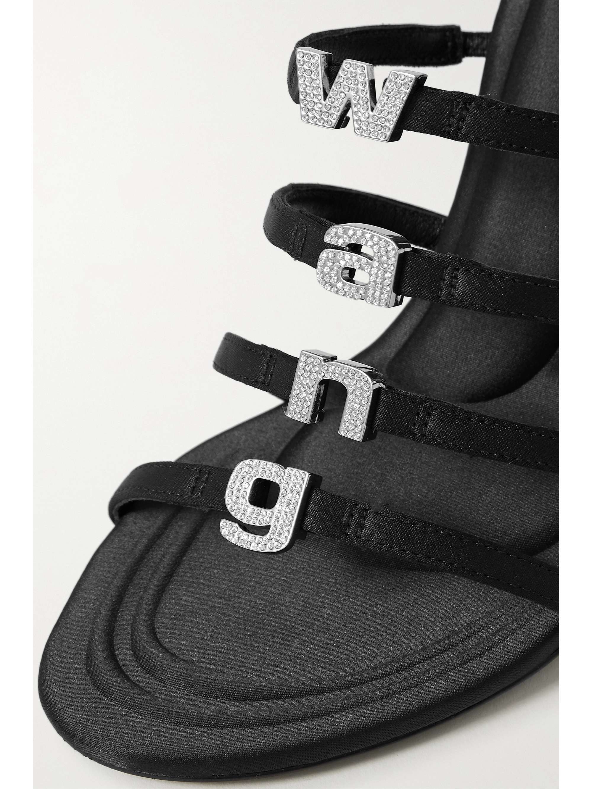 ALEXANDER WANG Sandales en satin à logo et à cristaux Nala