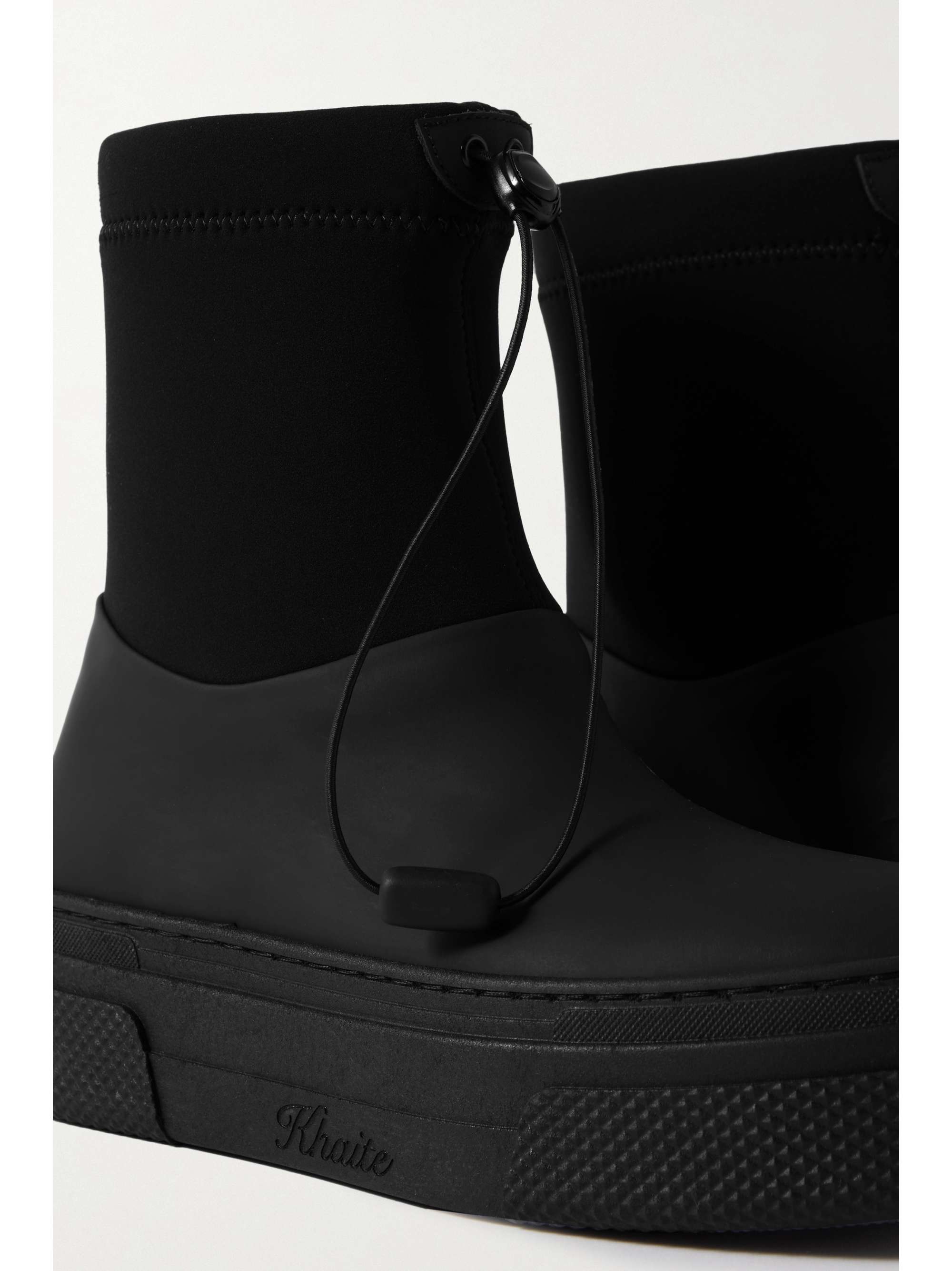 KHAITE Lenox Stiefel aus Veloursleder und Gummi