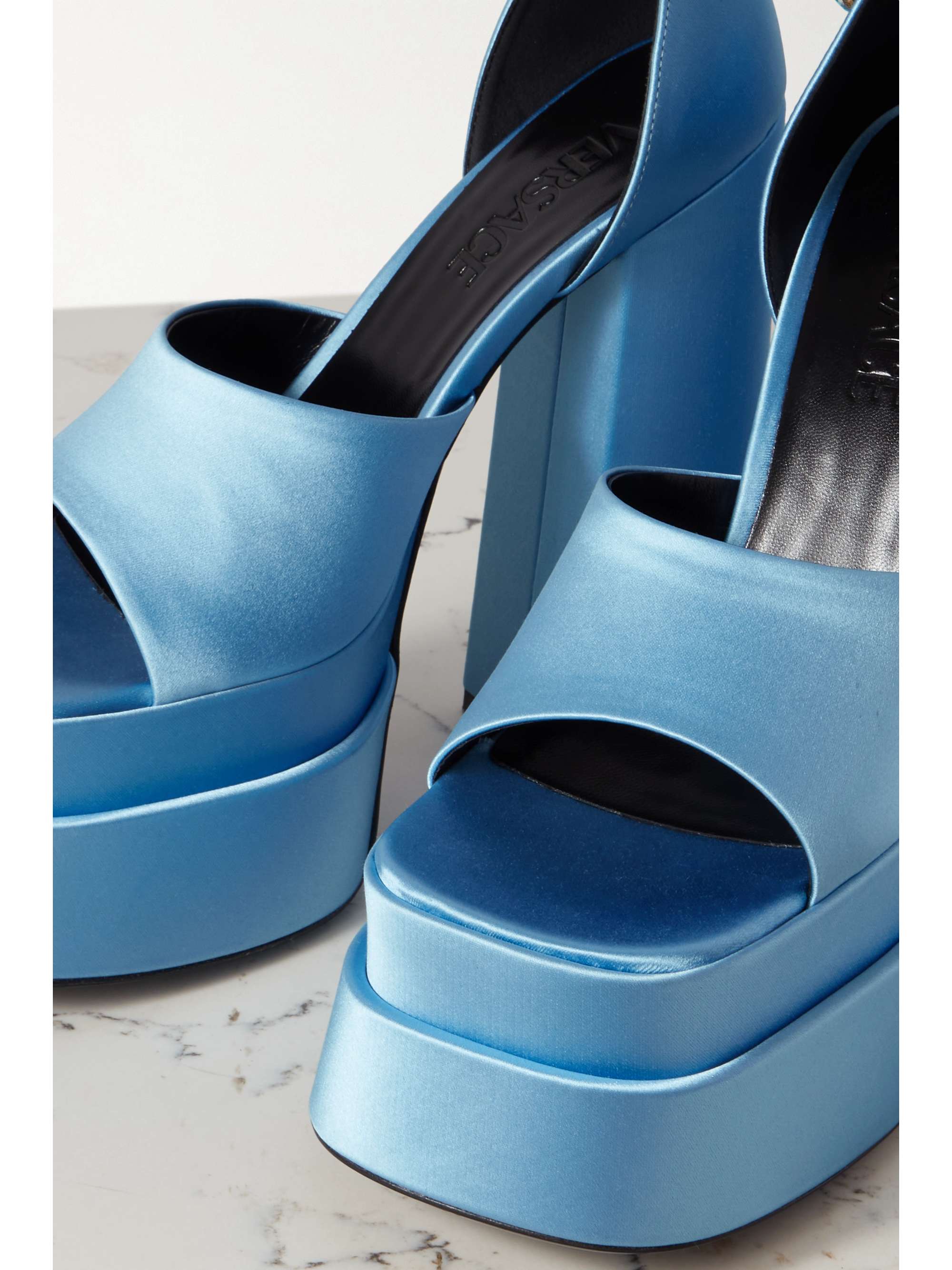 medusa aevitas platform sandals