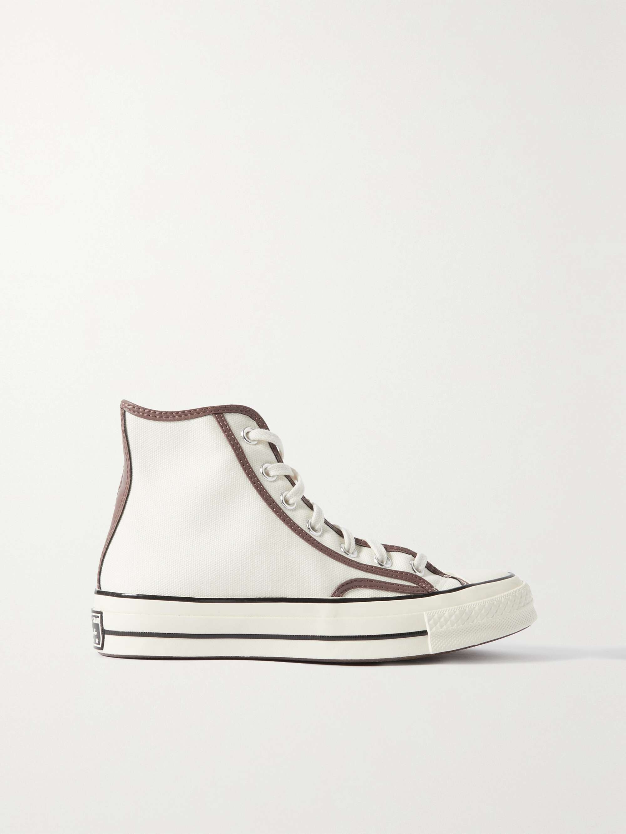 Top 97+ images converse canvas vs leather In.thptnganamst.edu.vn