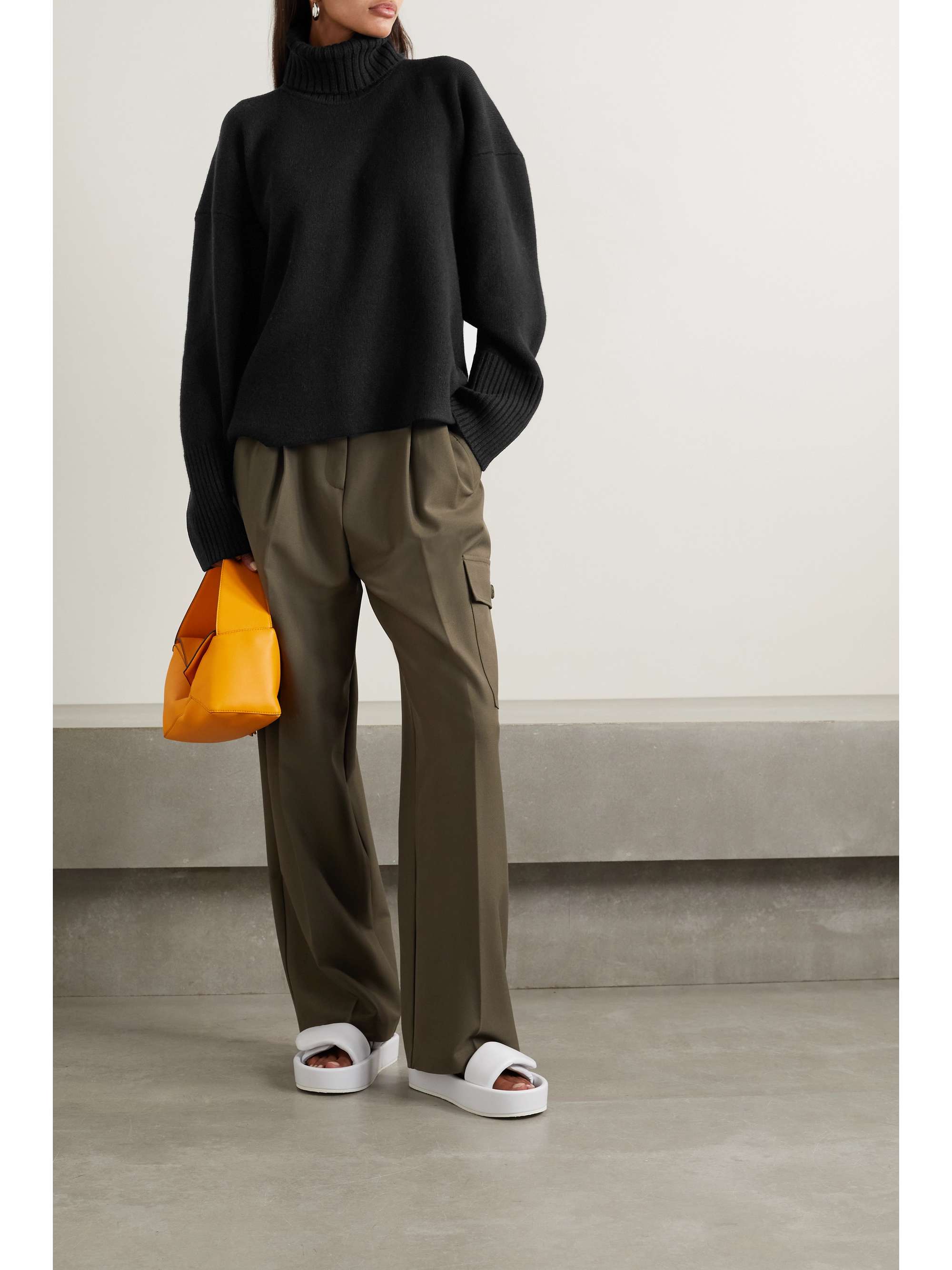 Black Cashmere-blend turtleneck sweater 