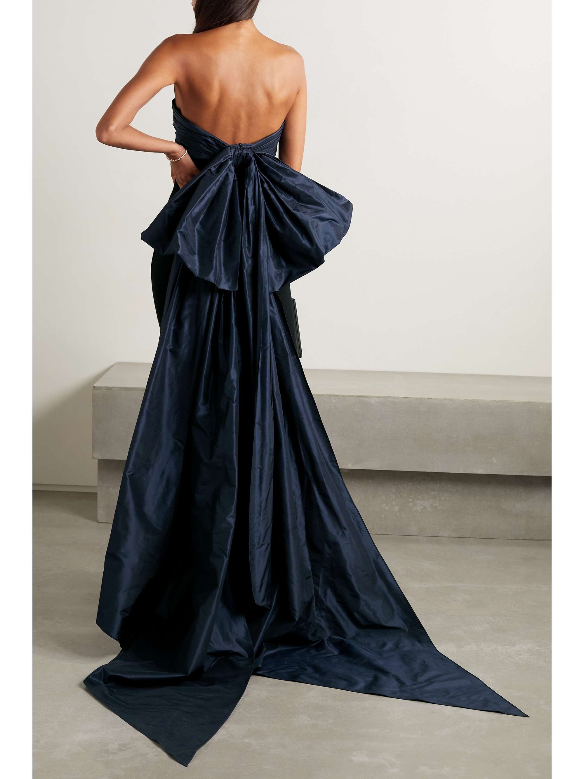 OSCAR DE LA RENTA Bow-embellished taffeta and stretch-knit gown