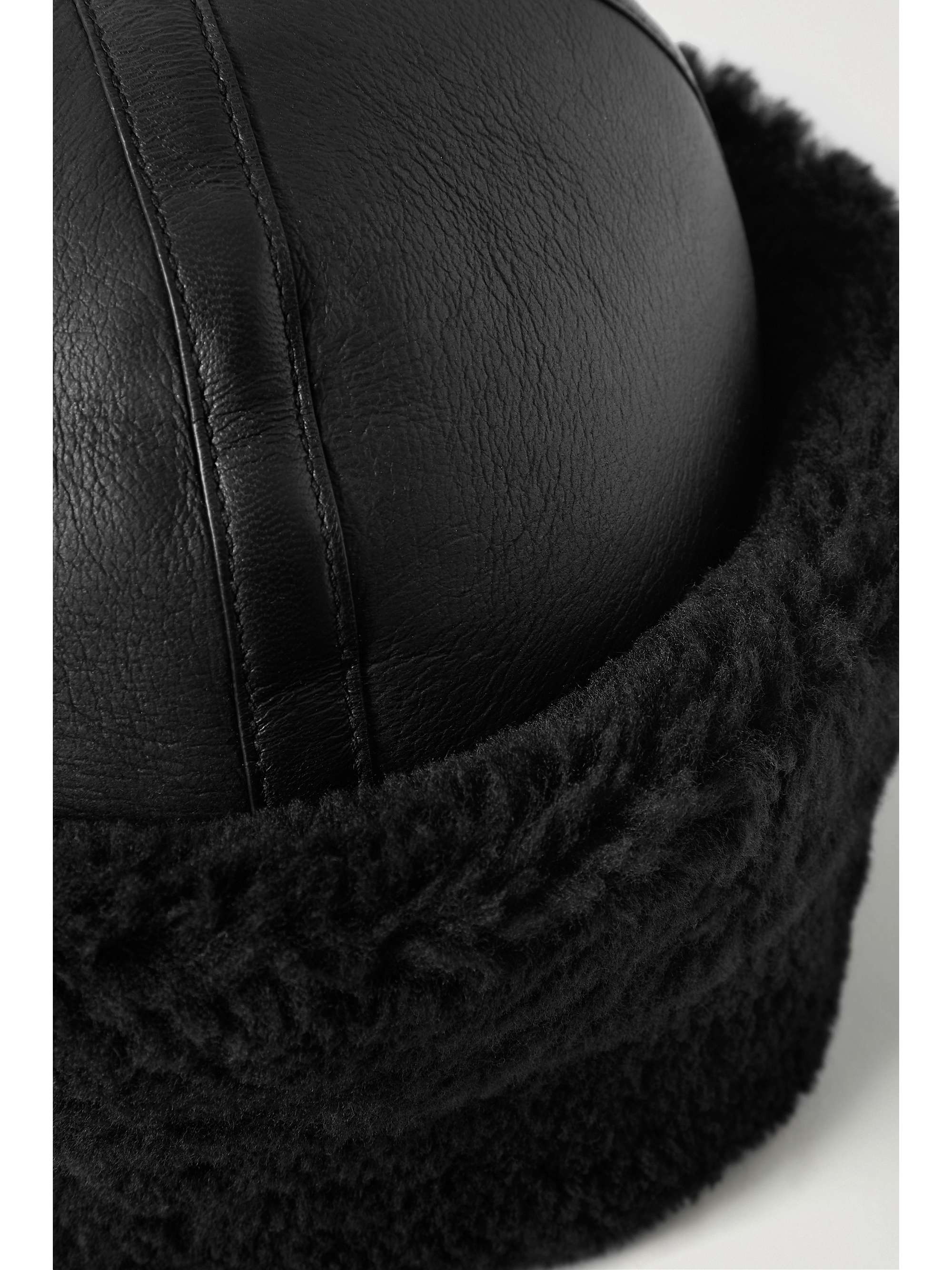 Leather And Shearling Hat in Black - Toteme