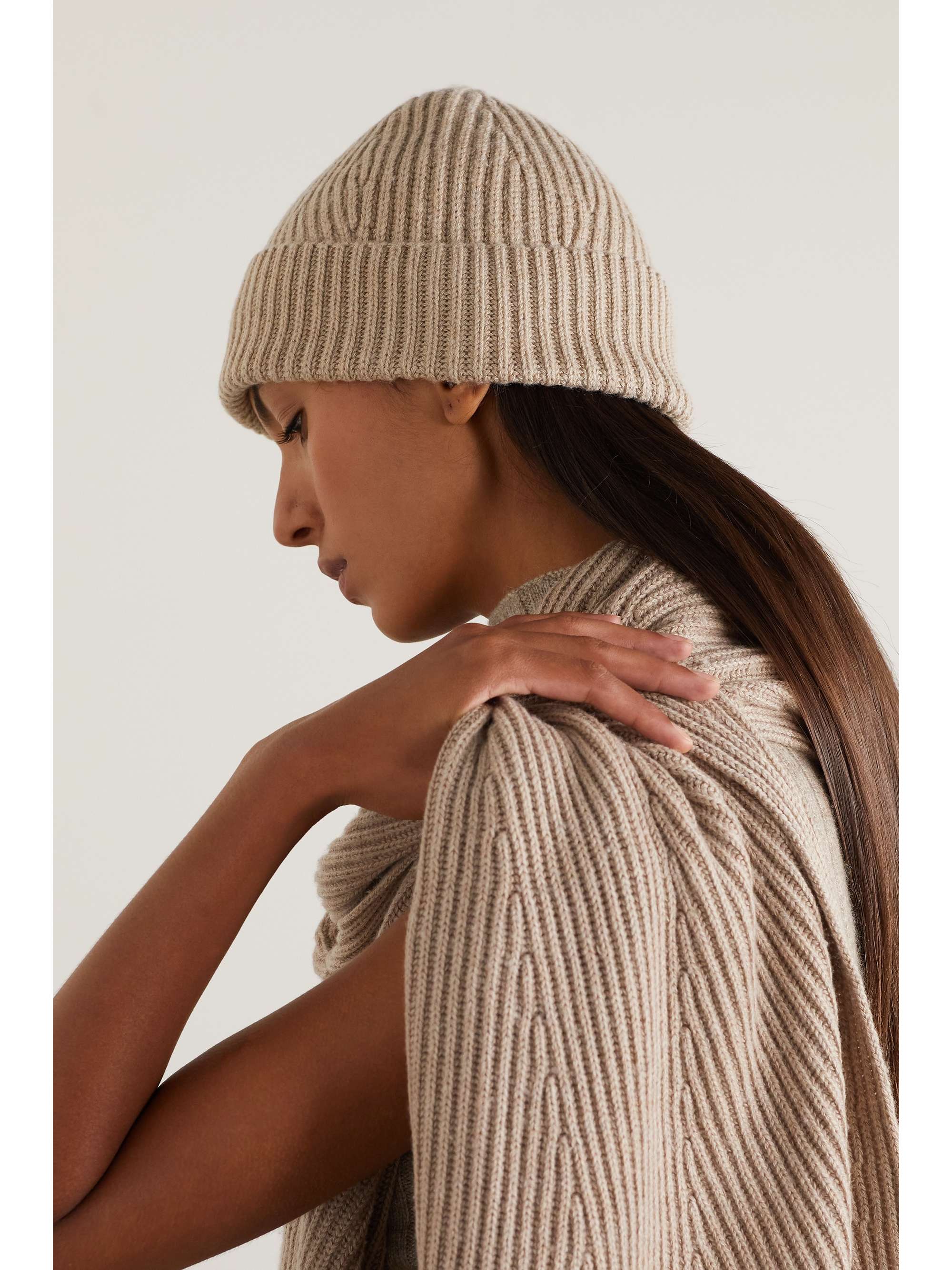 caps for women in winter