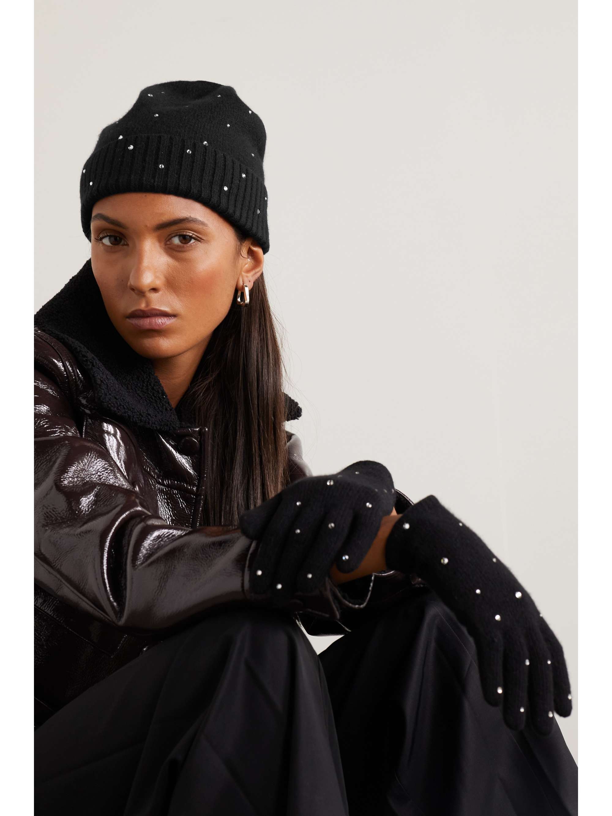 PORTOLANO Crystal-embellished cashmere gloves and beanie set