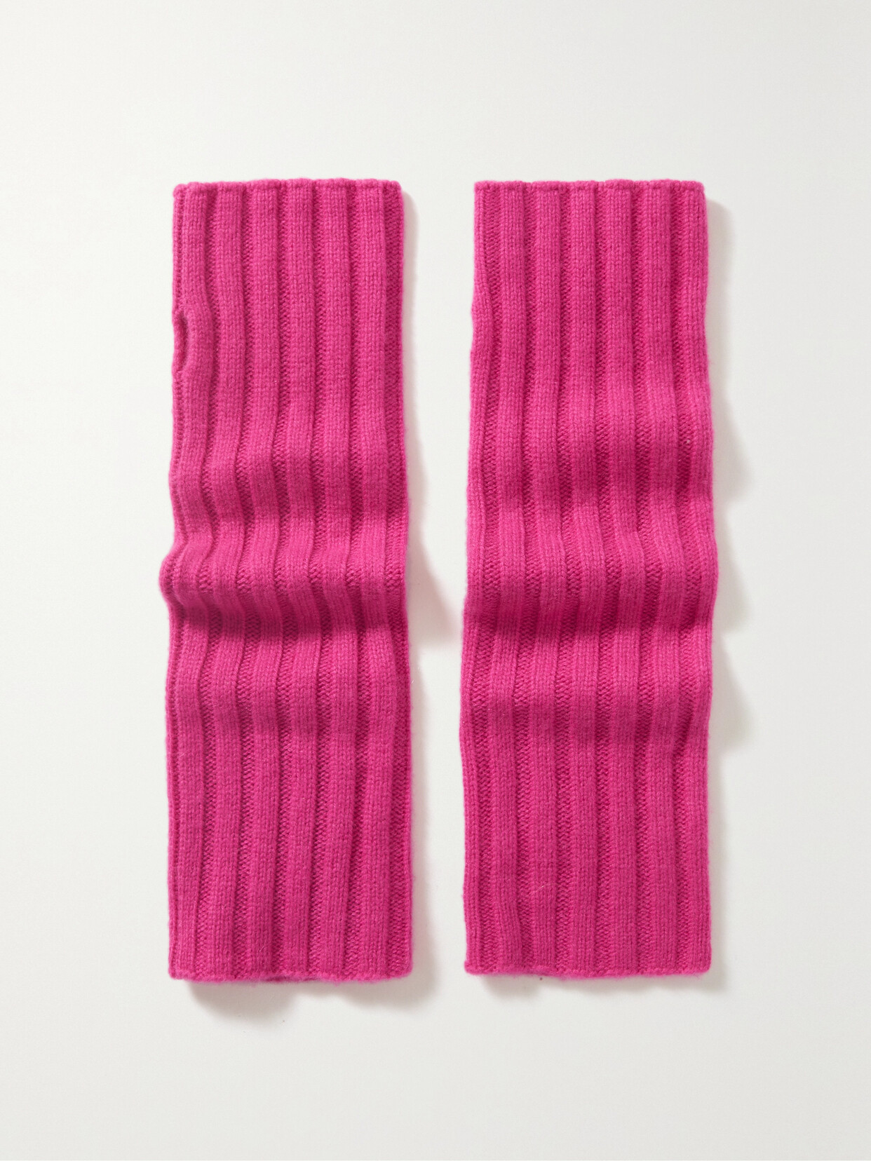 Arch4 Ribbed Cashmere Wrist Warmers In Pink