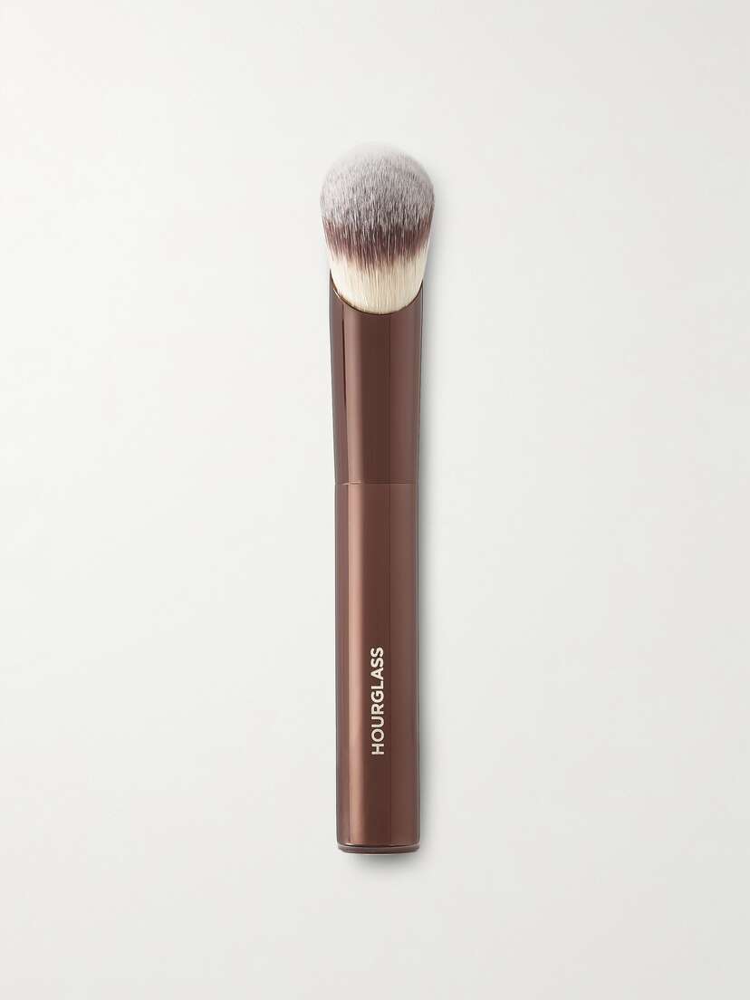 Hourglass Ambient Soft Glow Foundation Brush