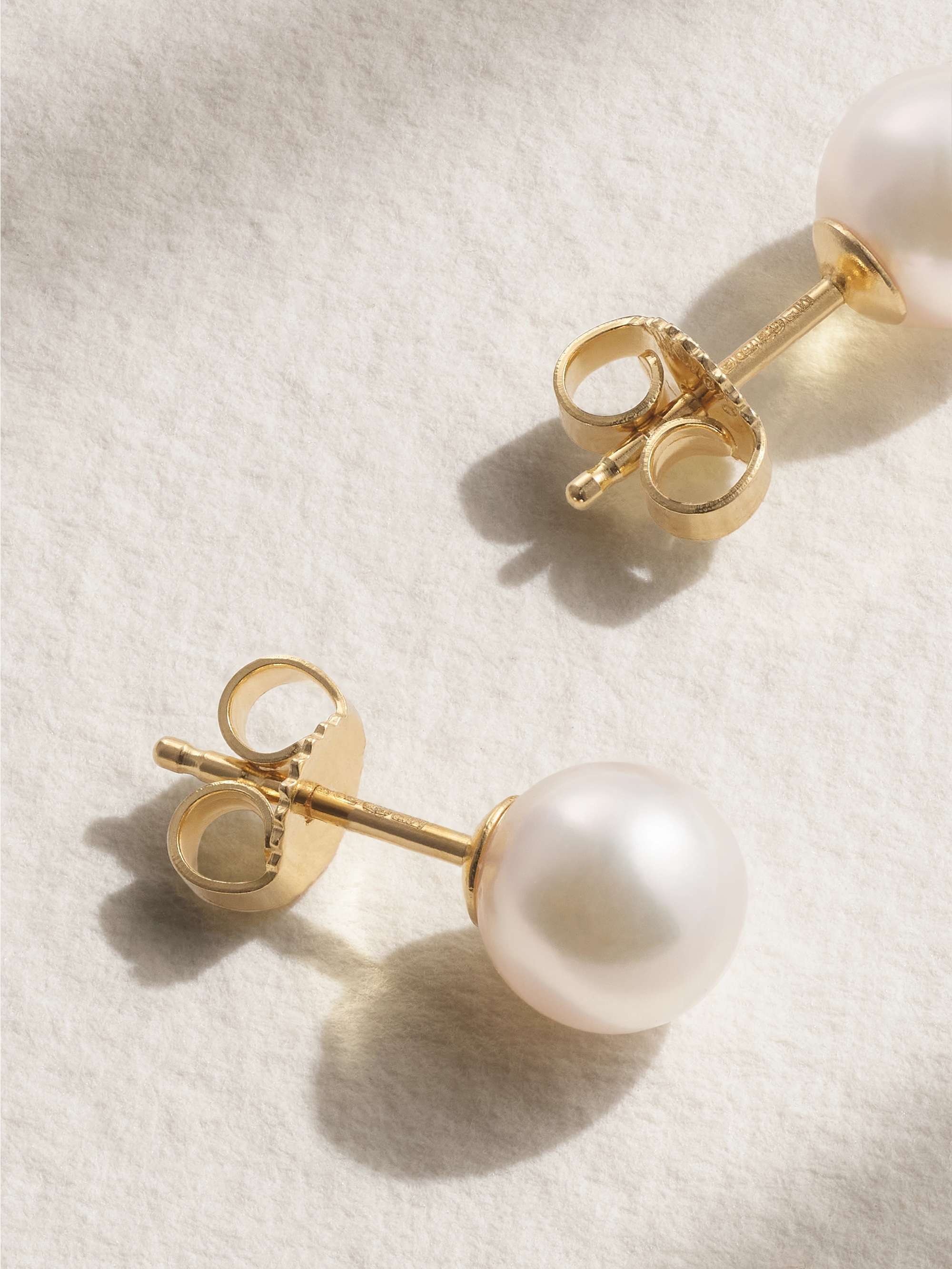 MIKIMOTO Ohrstecker aus 18 Karat Gold mit Perlen