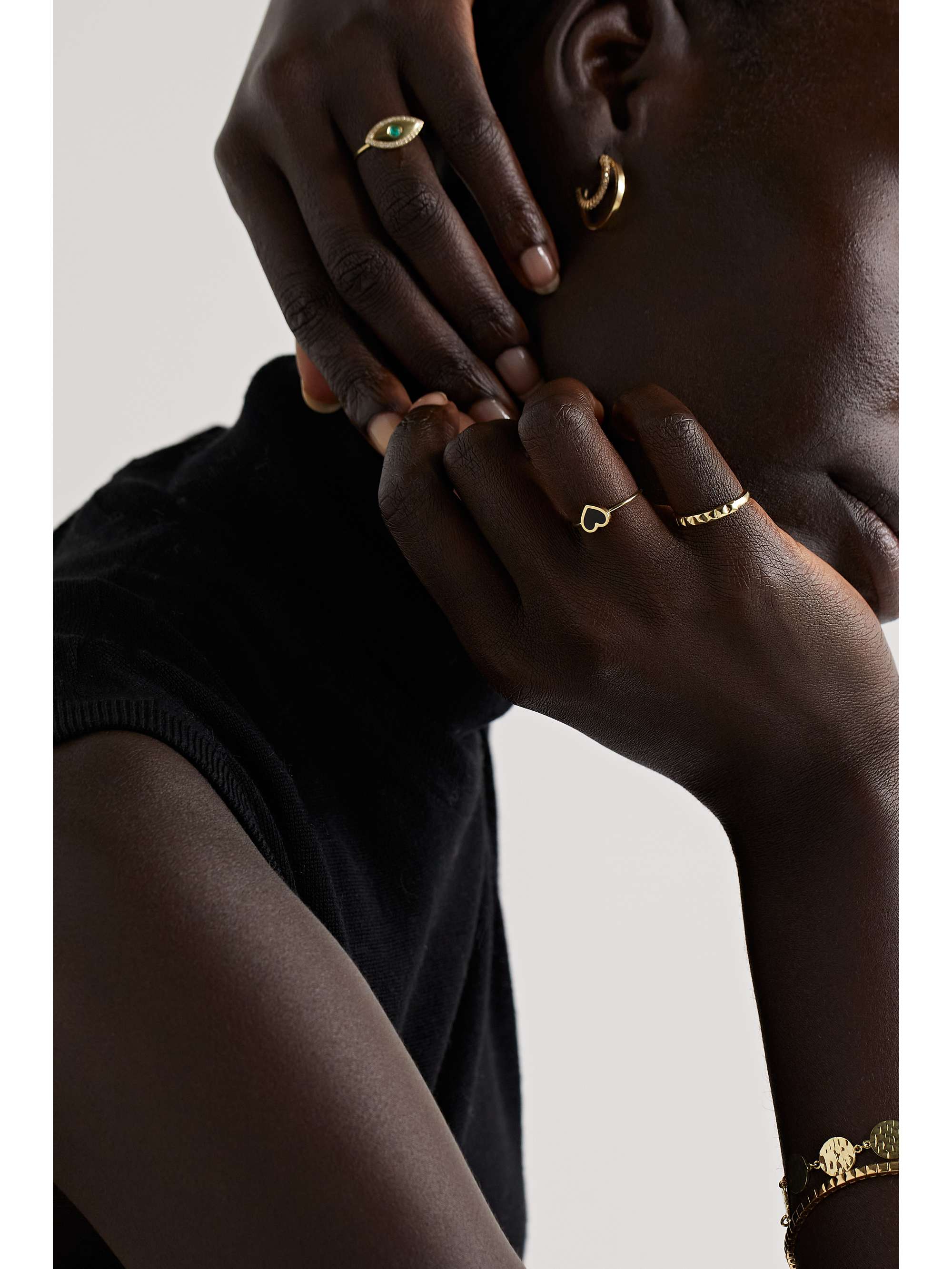 JENNIFER MEYER Extra Small Heart 18-karat gold onyx ring
