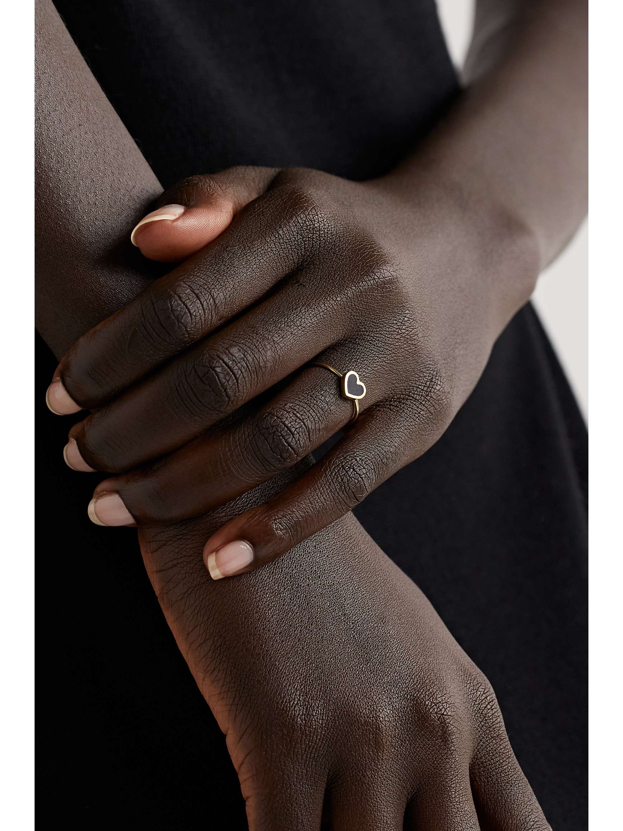 JENNIFER MEYER Extra Small Heart 18-karat gold onyx ring