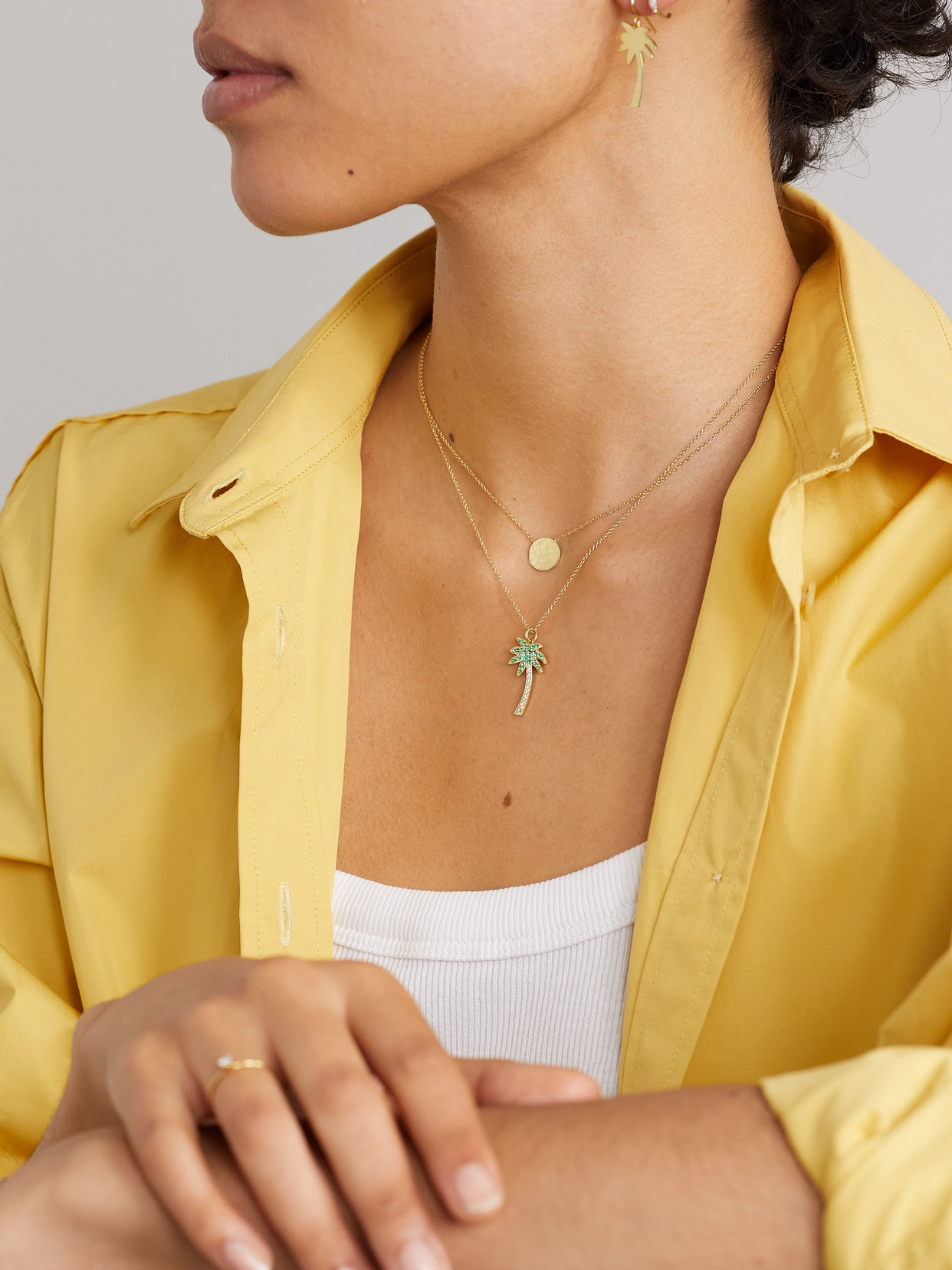 Jennifer Meyer Mini Hammered Disc 18-karat Gold Necklace In Gold