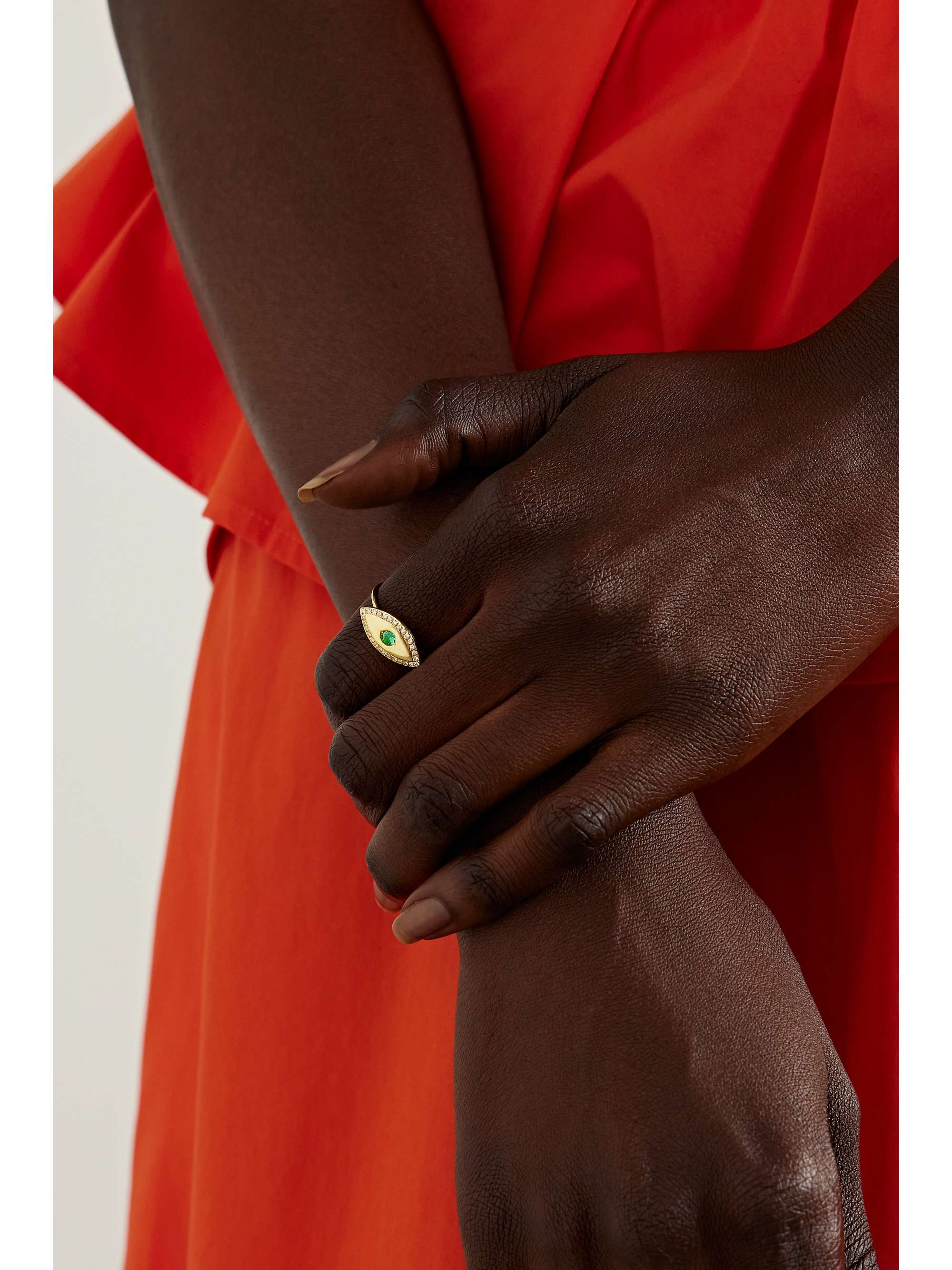 JENNIFER MEYER Medium Evil Eye 18-karat gold, diamond and emerald ring