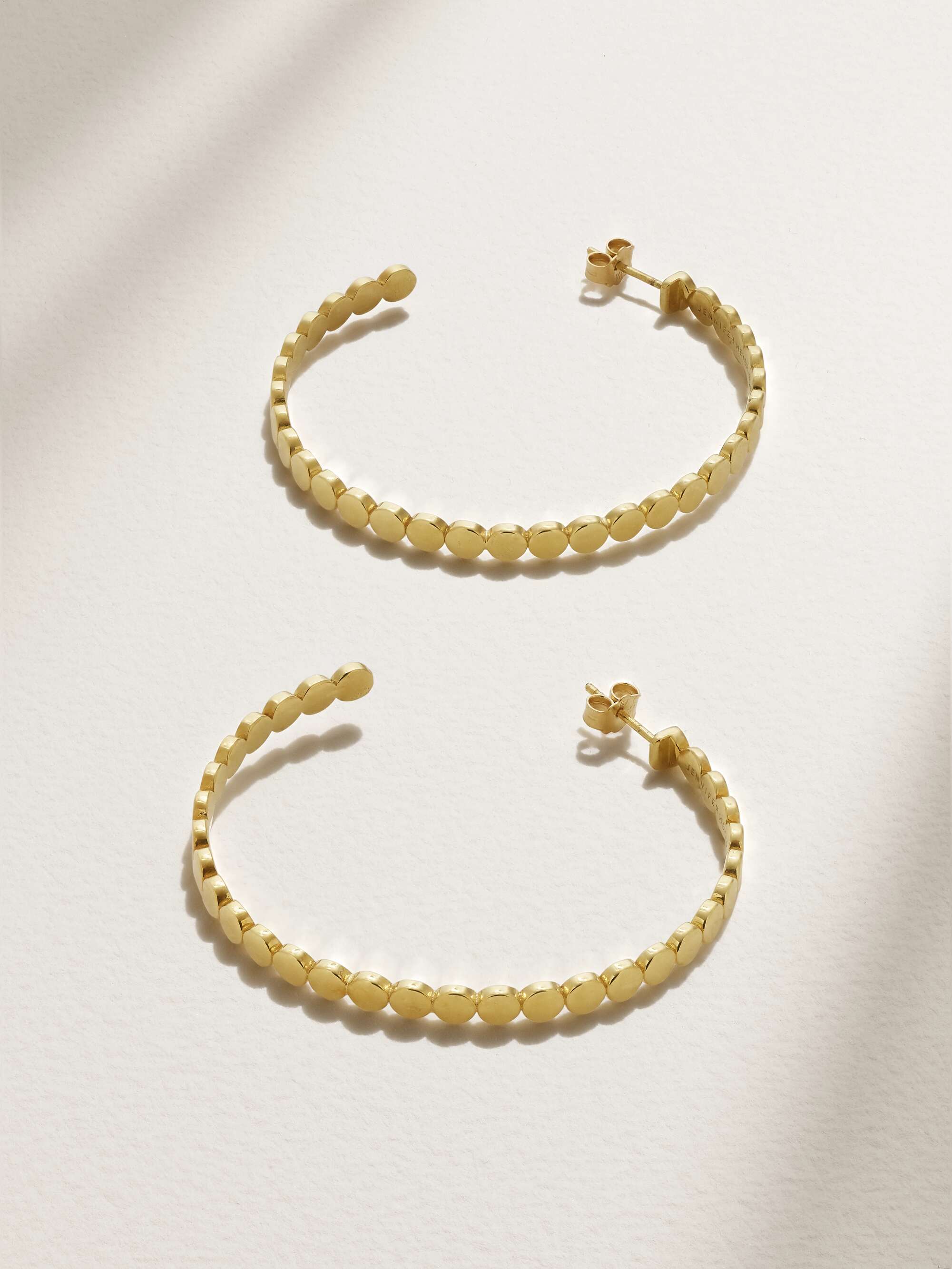 JENNIFER MEYER Medium Circle Link 18-karat gold hoop earrings | NET-A ...