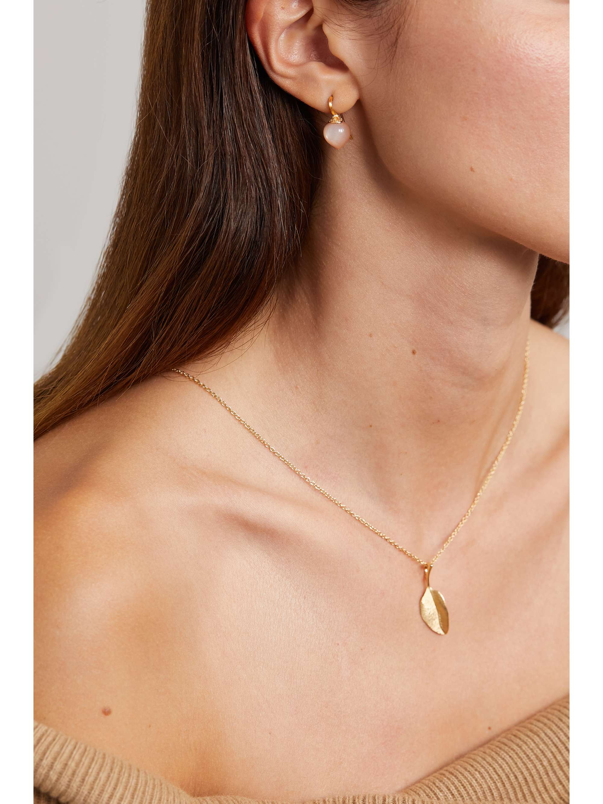 OLE LYNGGAARD COPENHAGEN Dew Drops Small 18-karat gold moonstone earrings