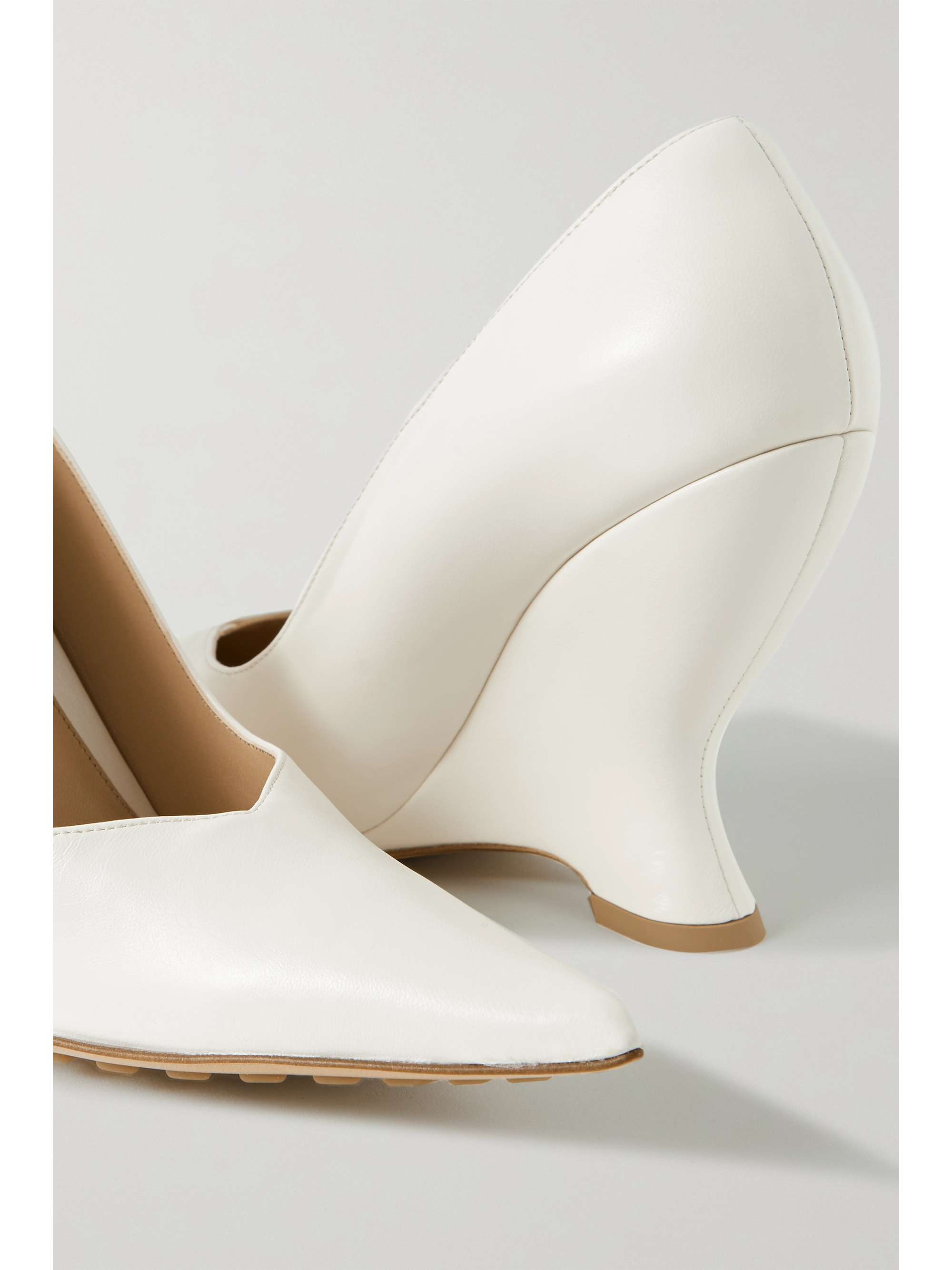 BOTTEGA VENETA Gloss croc-effect leather pumps