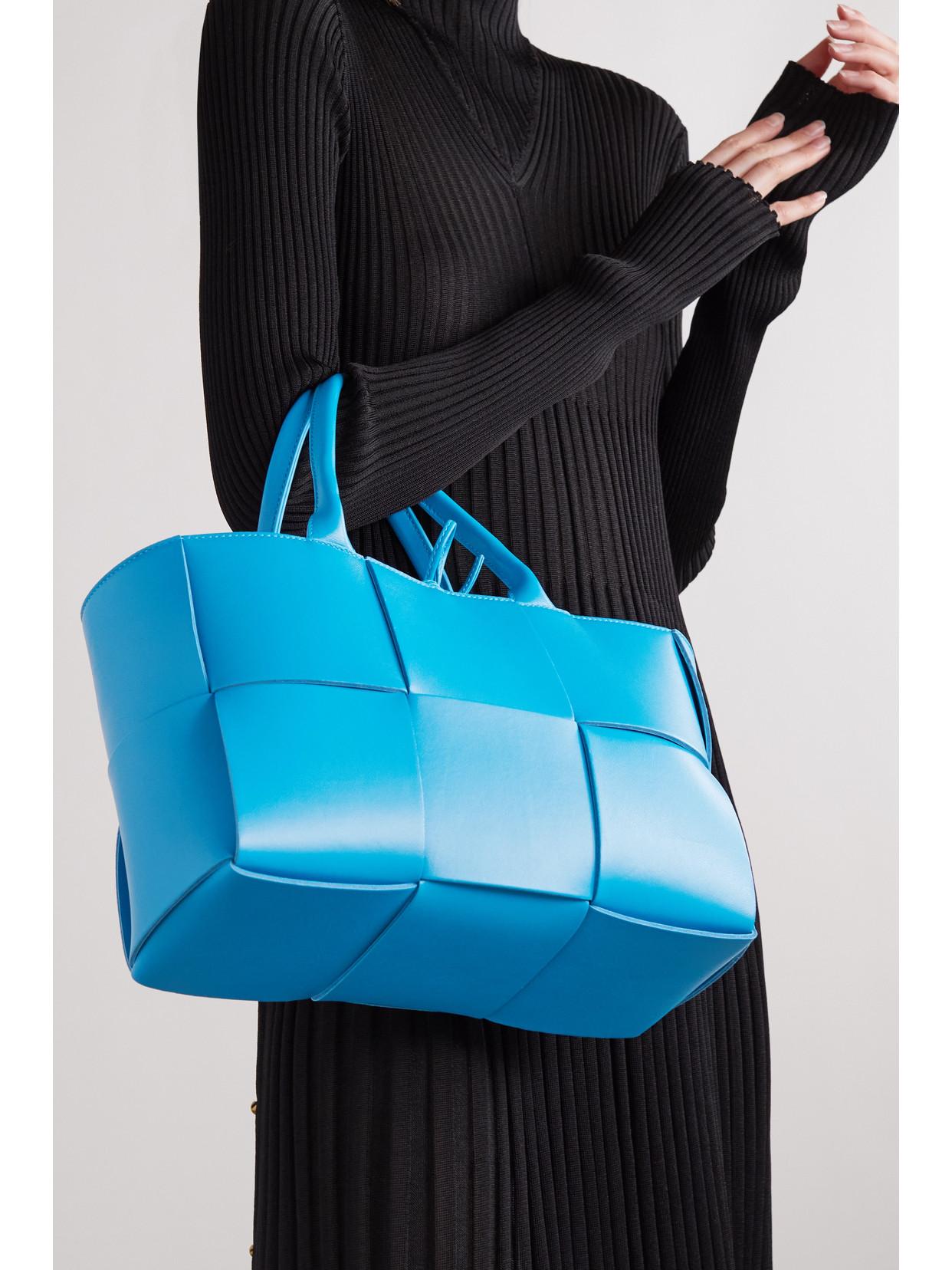 Shop Bottega Veneta Arco Small Intrecciato Leather Tote In Blue