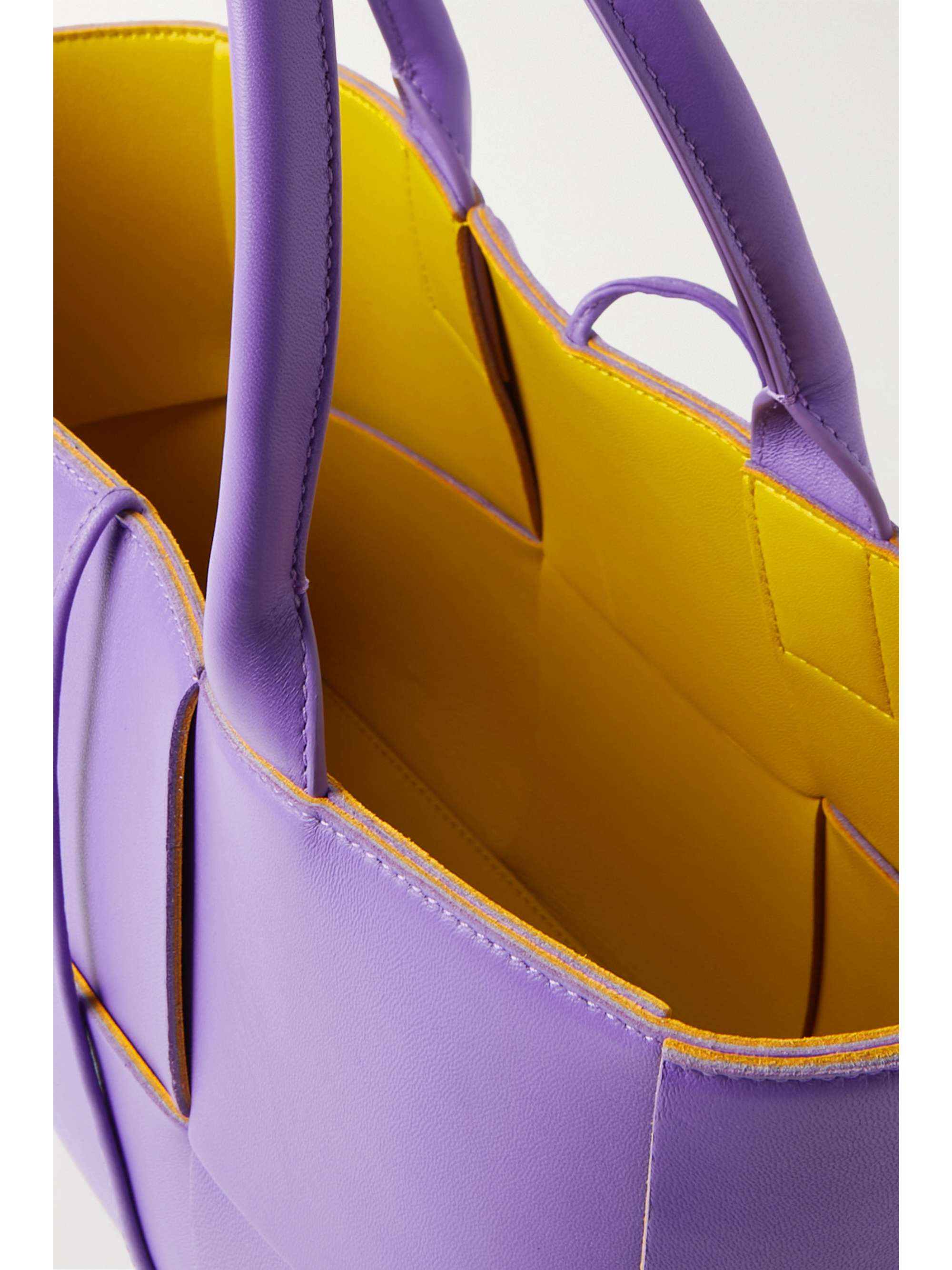 BOTTEGA VENETA Arco medium intrecciato leather tote