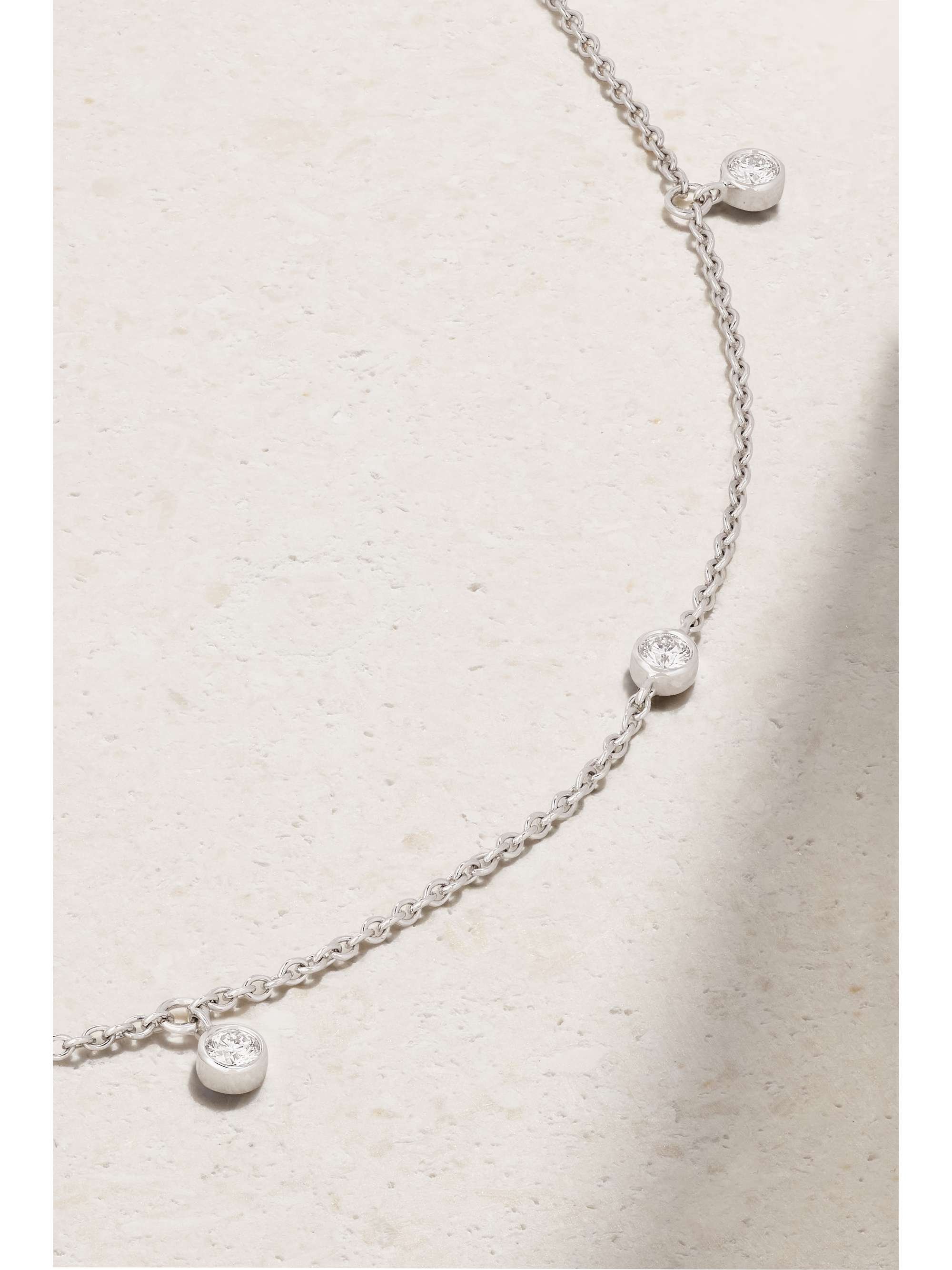 DE BEERS عقد My First De Beers Clea من الذهب الأبيض 18 قيراط والألماس