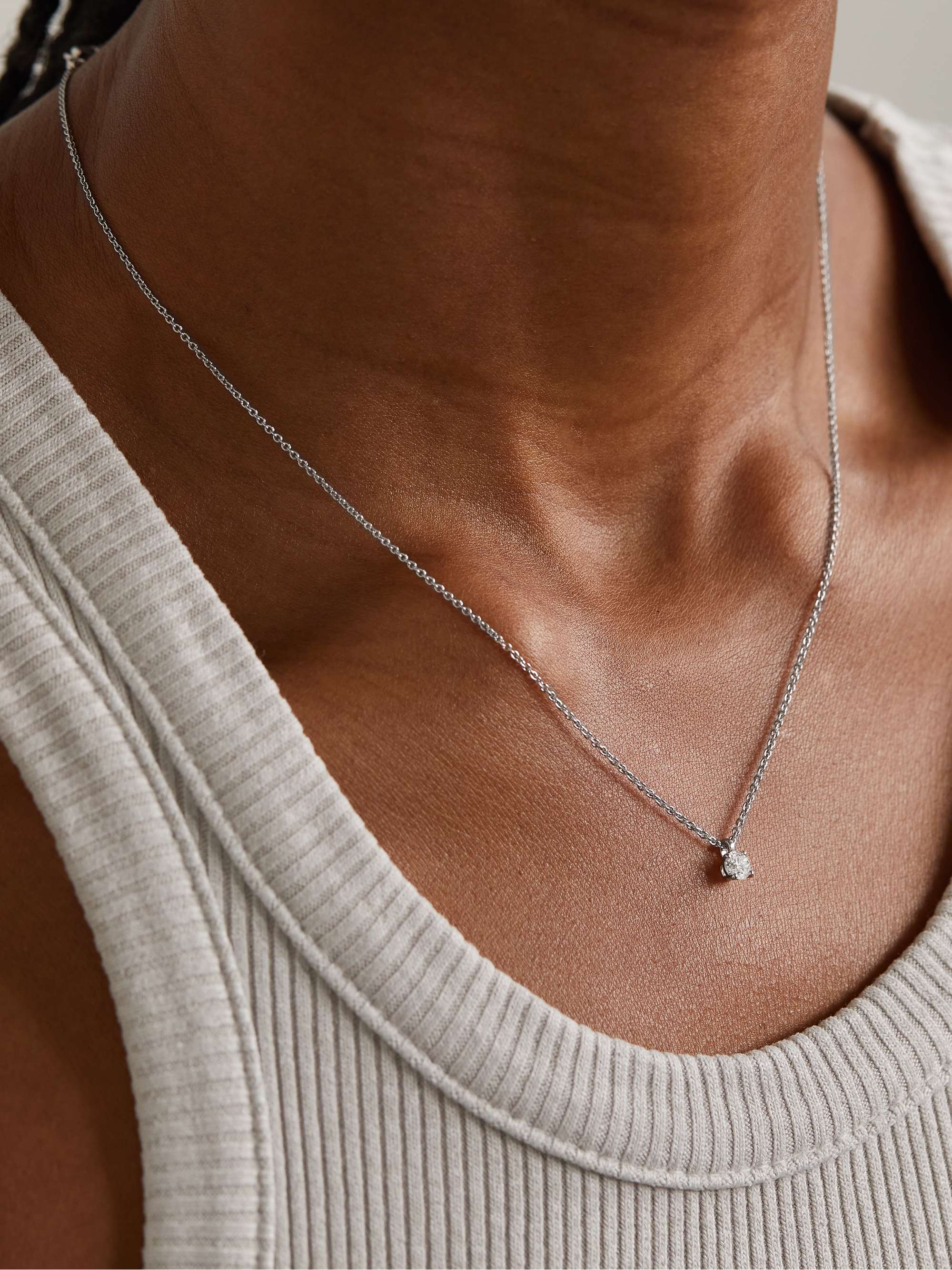 DE BEERS Classic platinum diamond necklace