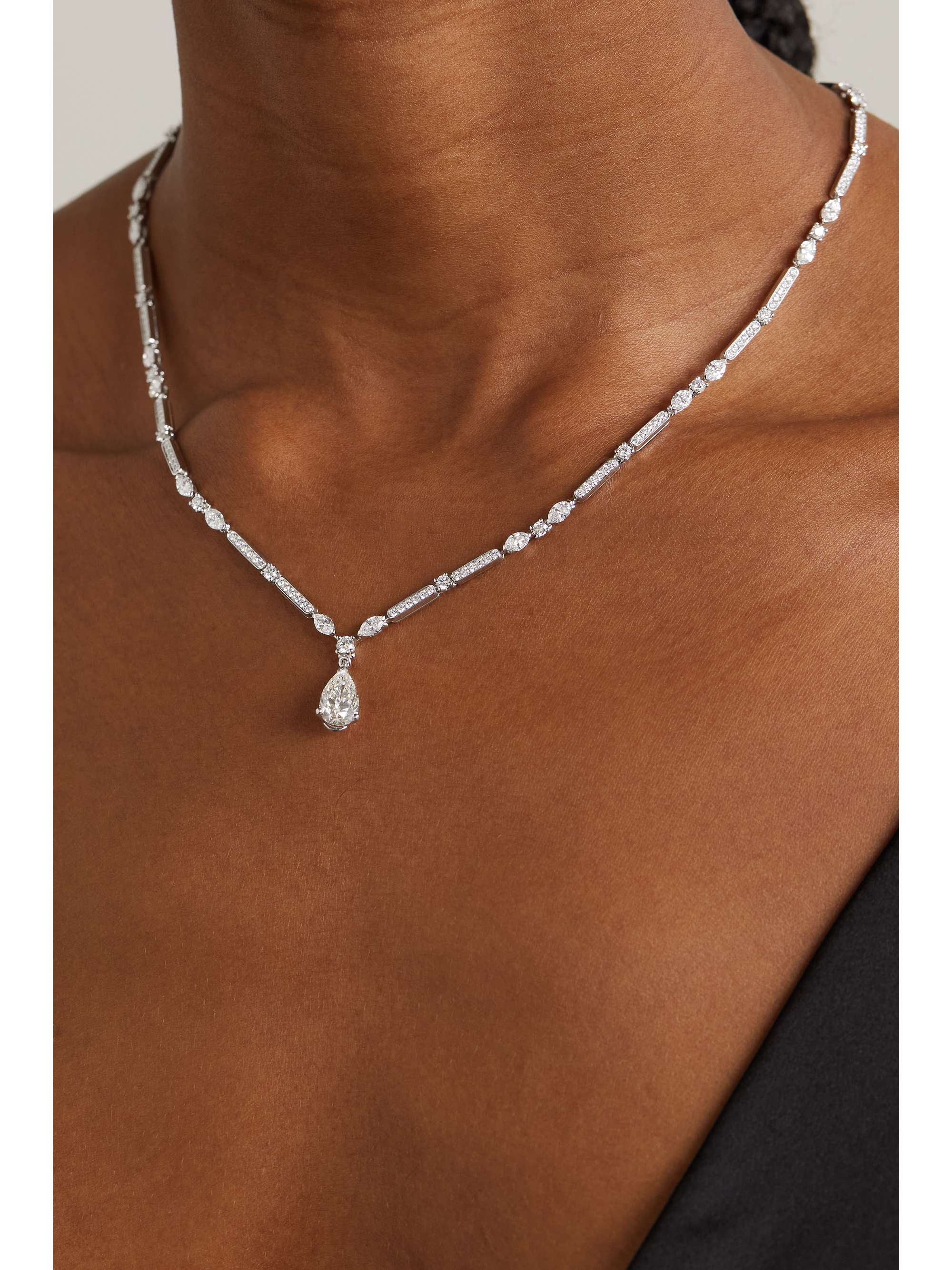 Diamond Lines Snow Dance 18-karat white gold diamond necklace