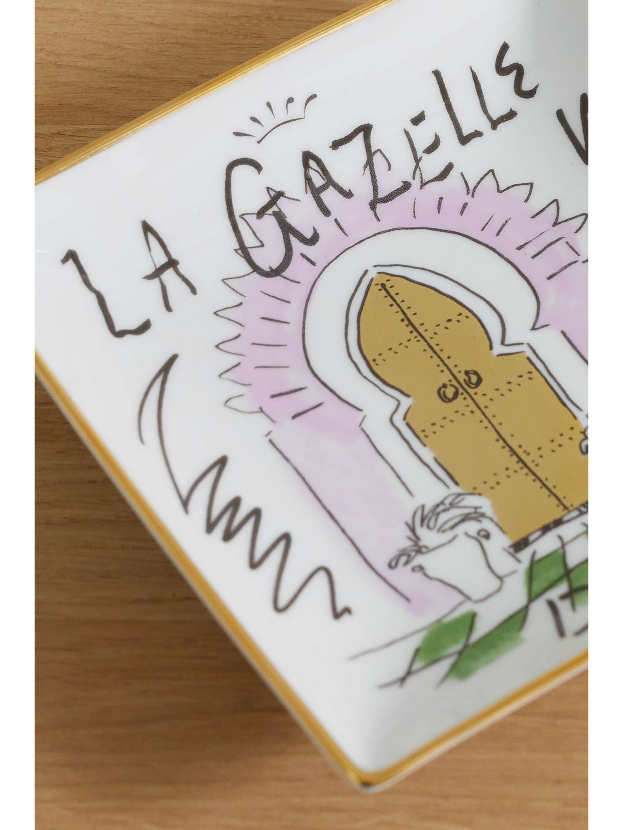 GINORI 1735 Plat en porcelaine et plaqué or La Gazelle d'Or Small x Luke Edward Hall