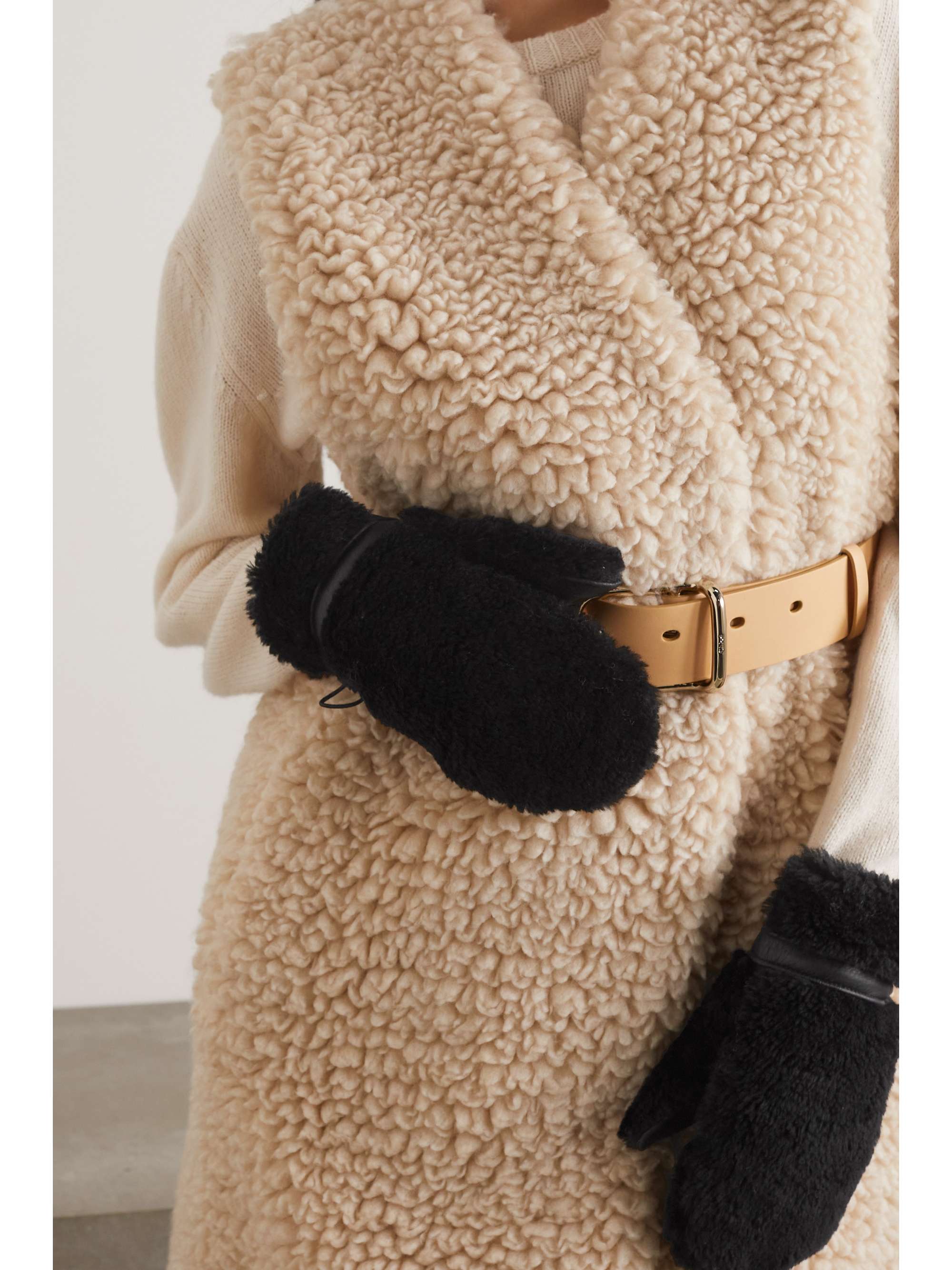 CHLOÉ + NET SUSTAIN shearling mittens