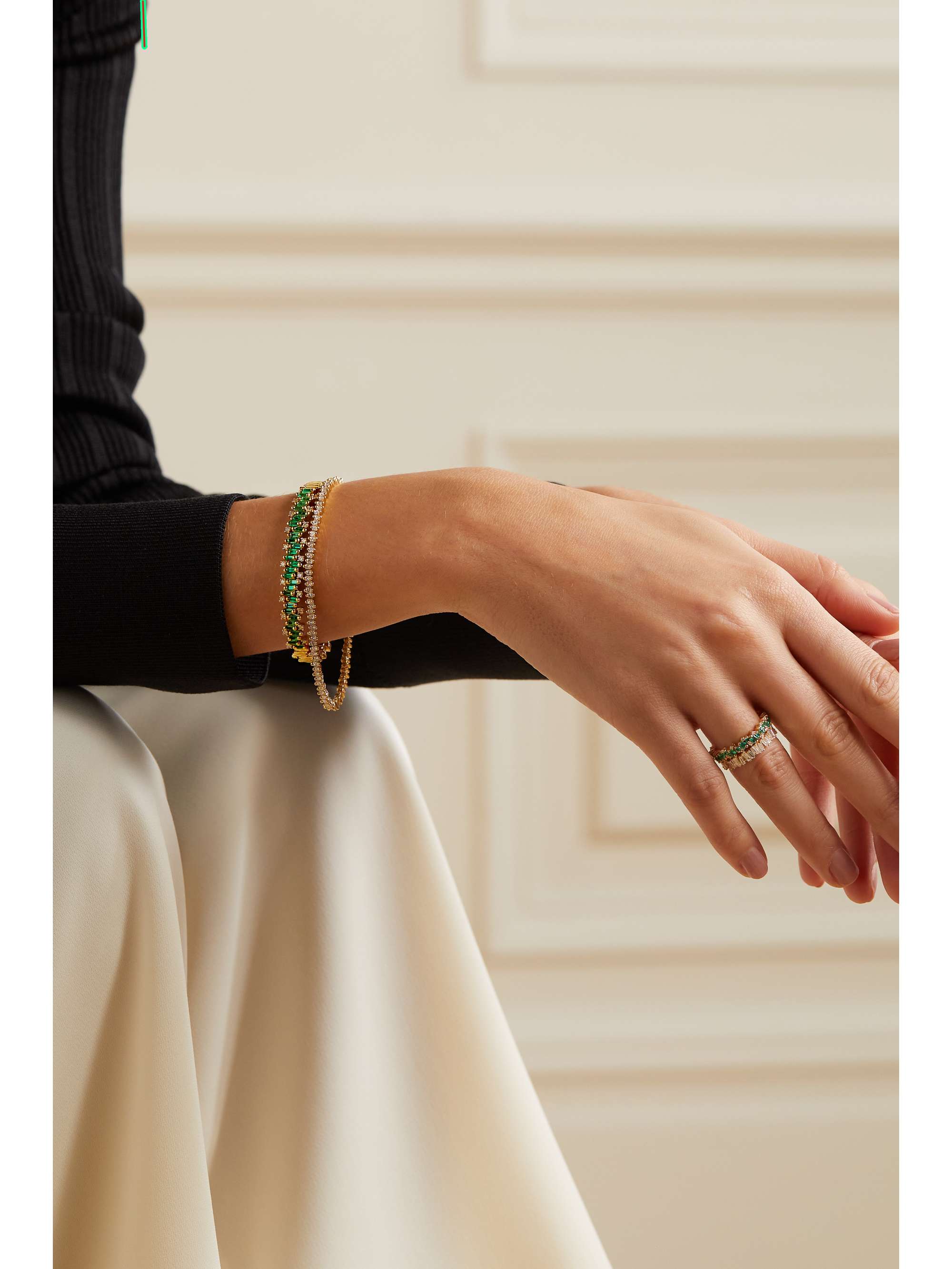 SUZANNE KALAN 18-karat gold, emerald and diamond cuff