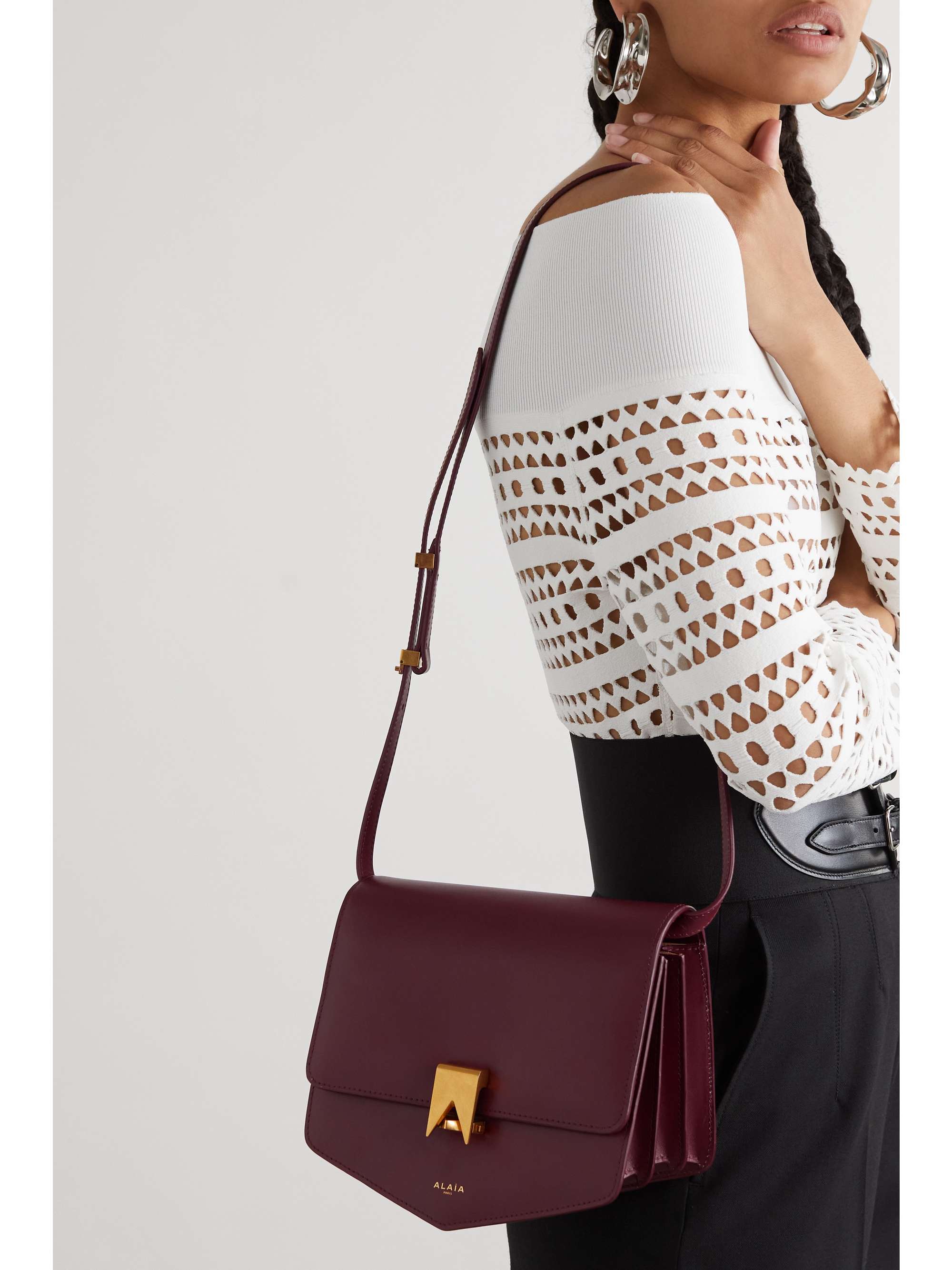 ALAÏA Le Papa mittelgroße Schultertasche aus Leder