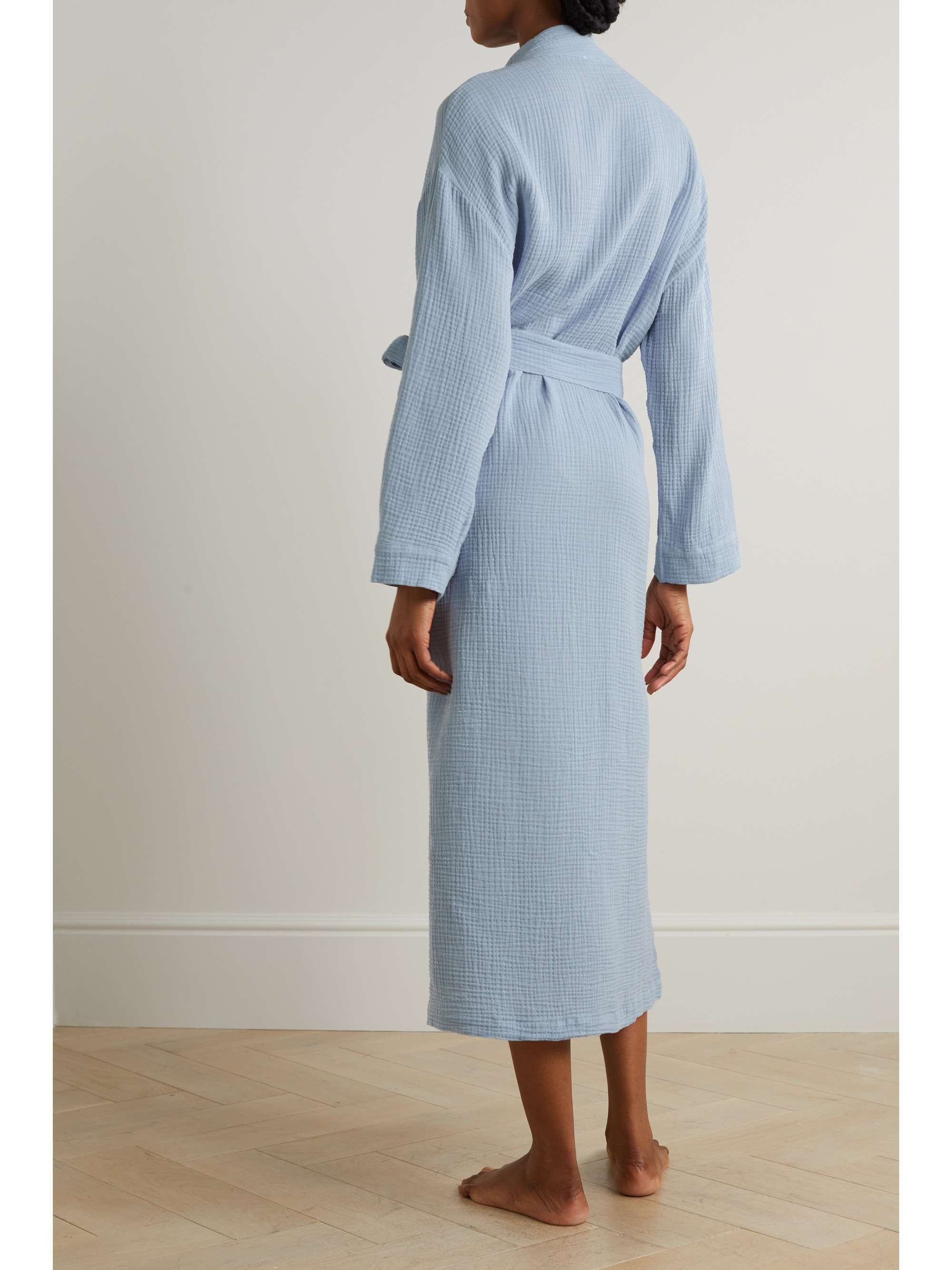 POUR LES FEMMES Angel crinkled cotton-gauze robe