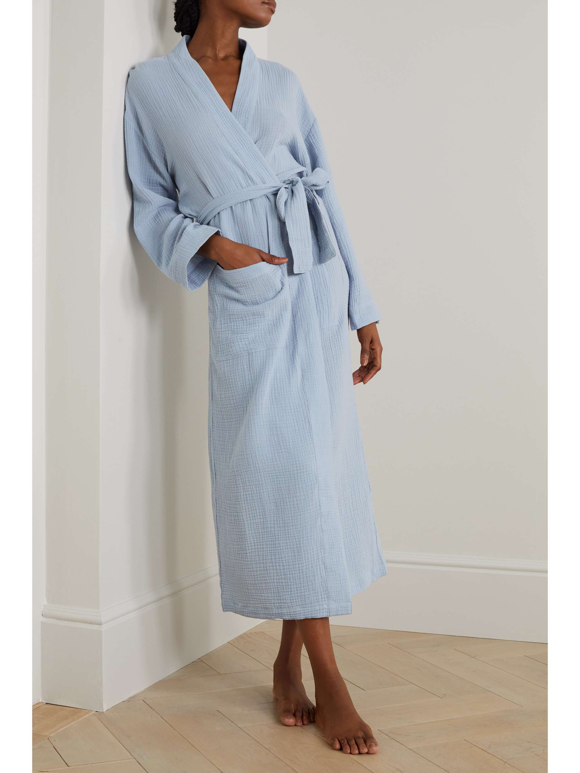 POUR LES FEMMES Angel crinkled cotton-gauze robe