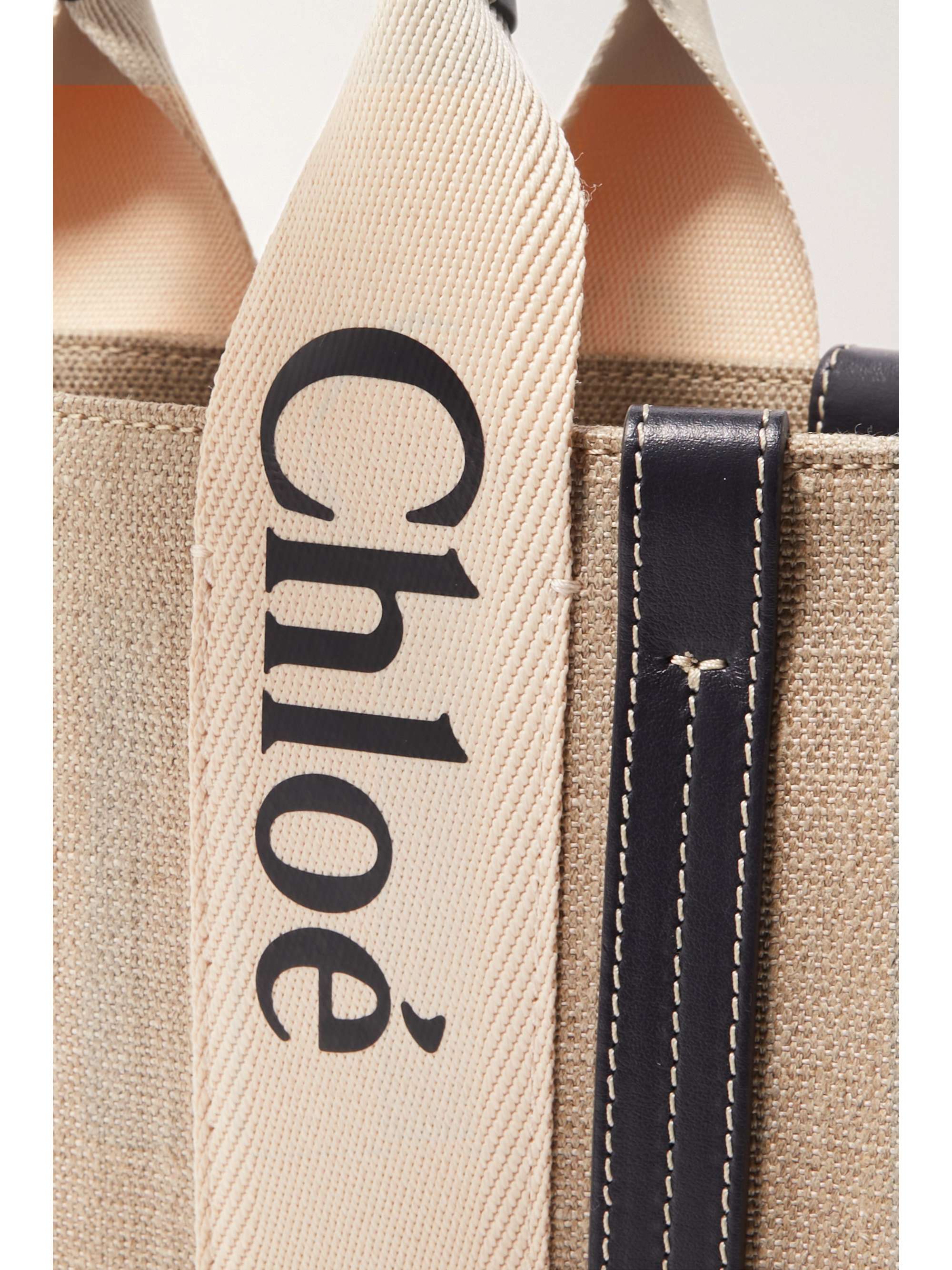 CHLOÉ + NET SUSTAIN Woody small embroidered leather-trimmed linen tote